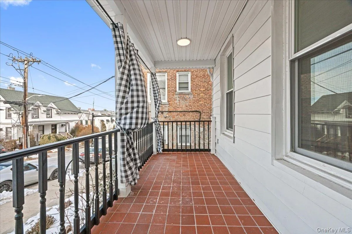 Balcony with a sunroom Balcony with a sunroom