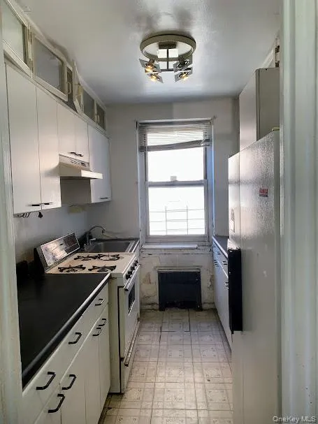 76-10 34th Avenue, New York, NY, 2 Bedrooms Bedrooms, 4 Rooms Rooms,1 BathroomBathrooms,Residential,For Rent,34th,0,947704 76-10 34th Avenue, New York, NY, 2 Bedrooms Bedrooms, 4 Rooms Rooms,1 BathroomBathrooms,Residential,For Rent,34th,0,947704