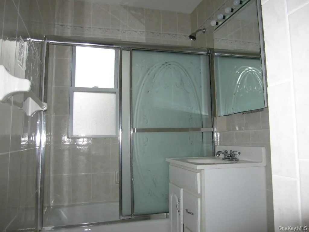 62 Soundview Street, New Rochelle, NY, 4 Bedrooms Bedrooms, 8 Rooms Rooms,3 BathroomsBathrooms,Residential Lease,Idx,Soundview,0,947707 62 Soundview Street, New Rochelle, NY, 4 Bedrooms Bedrooms, 8 Rooms Rooms,3 BathroomsBathrooms,Residential Lease,Idx,Soundview,0,947707