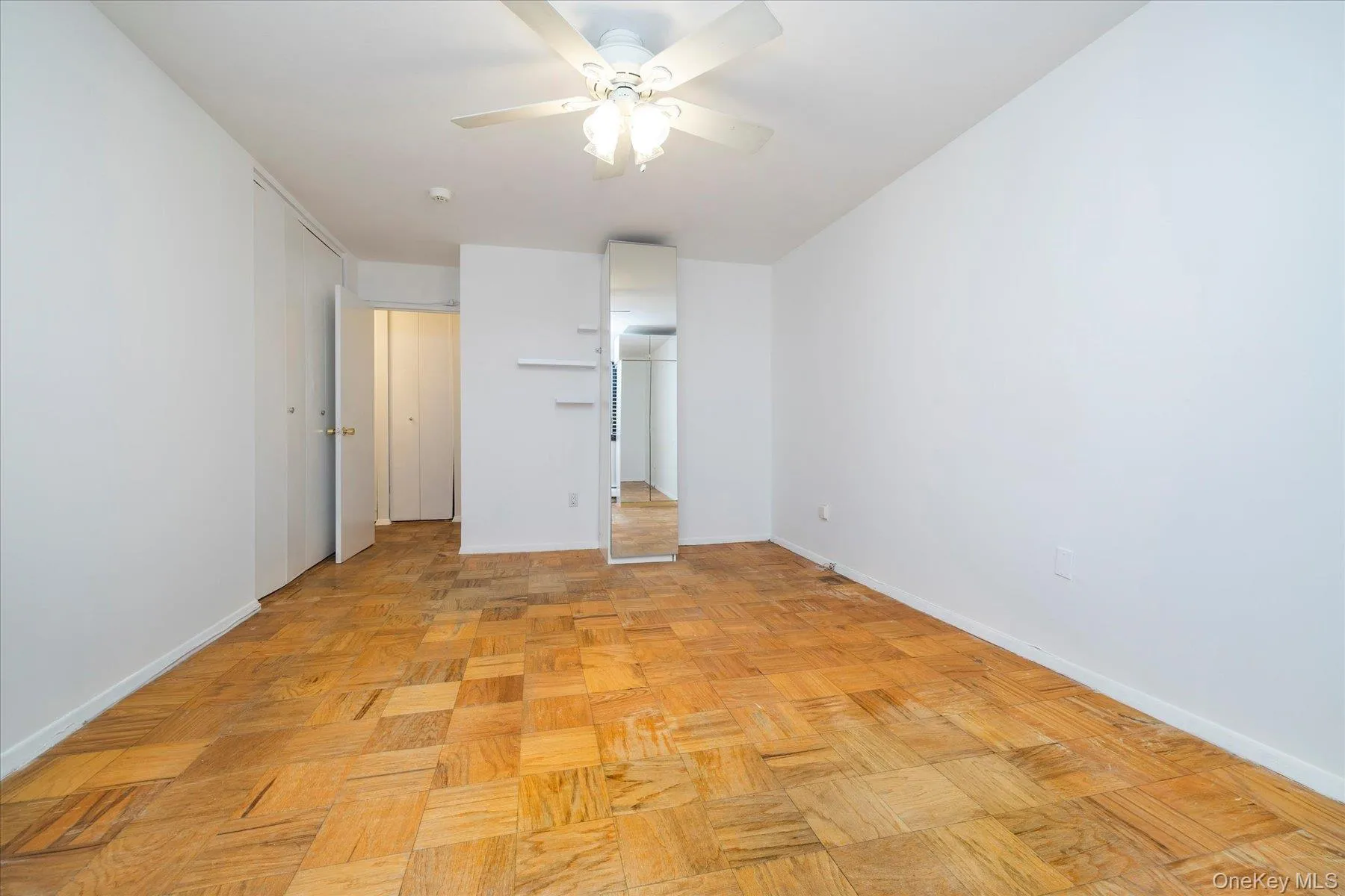 King sized bedroom King sized bedroom