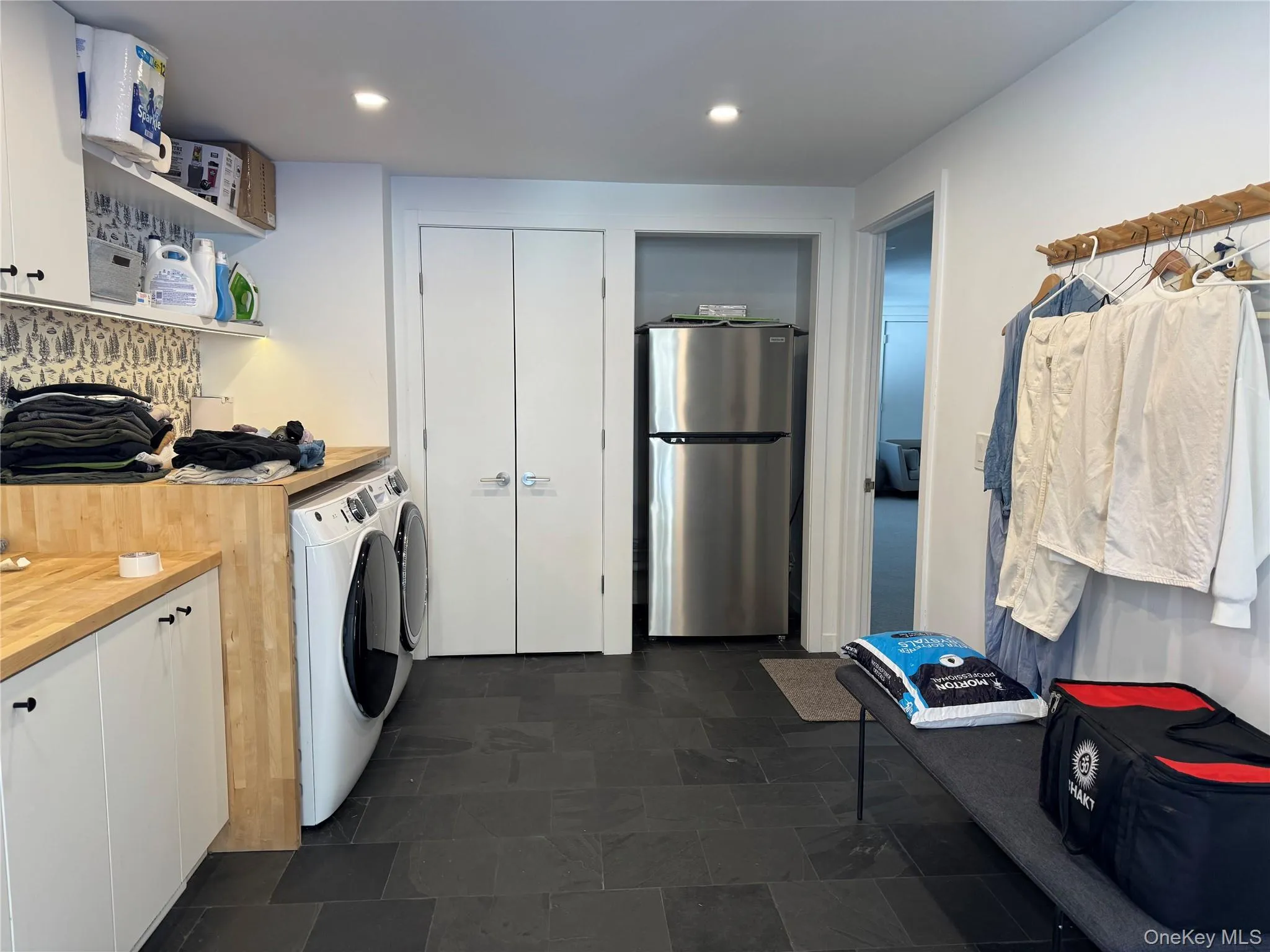 Large laundry room Large laundry room