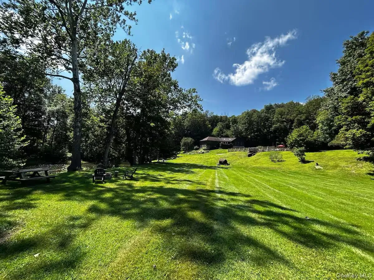 Pastoral views of yard Pastoral views of yard