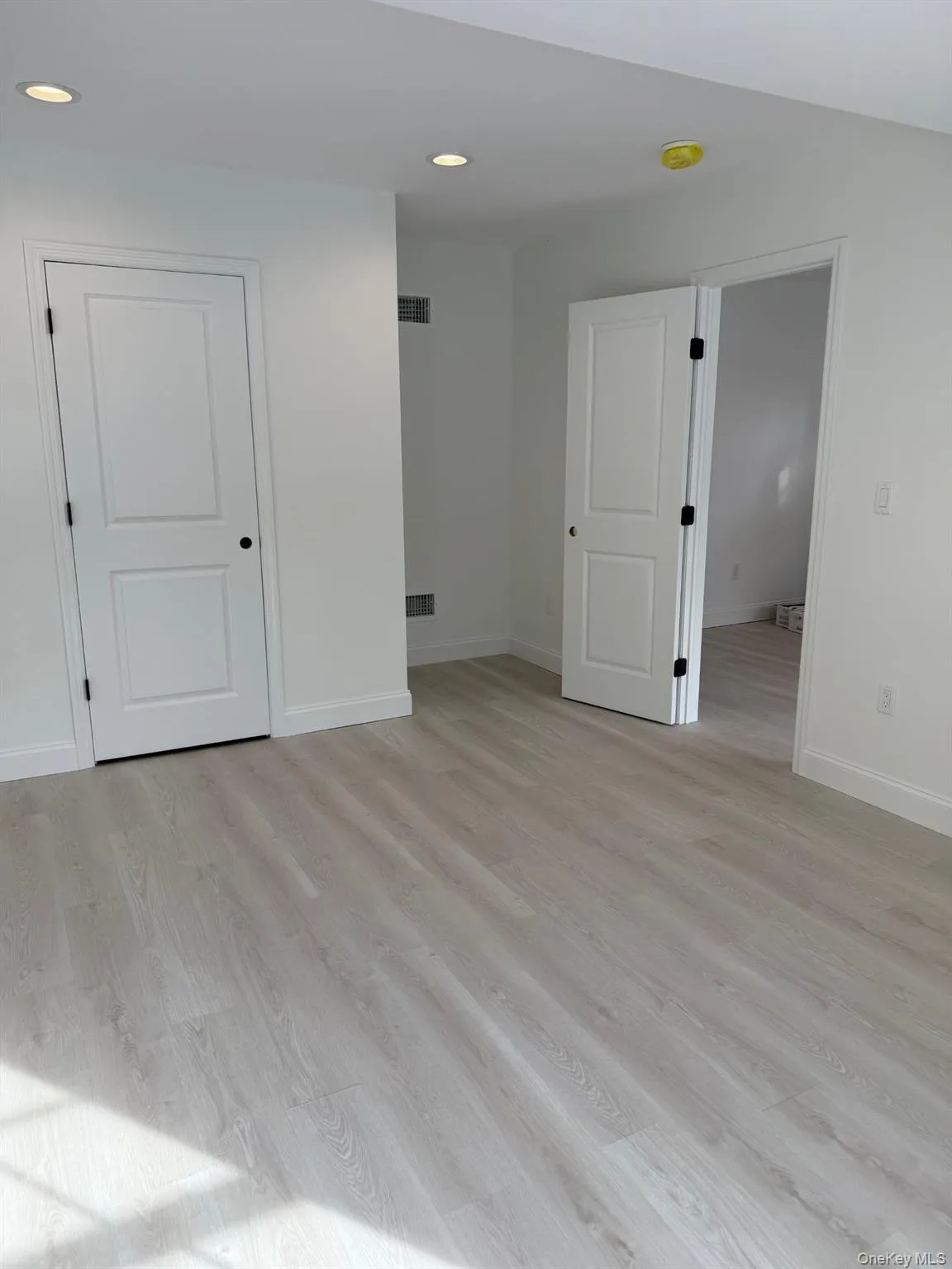 7 Hoover Avenue, Smithtown, NY, 2 Bedrooms Bedrooms, 4 Rooms Rooms,1 BathroomBathrooms,Residential Lease,For Rent,Hoover,0,947808 7 Hoover Avenue, Smithtown, NY, 2 Bedrooms Bedrooms, 4 Rooms Rooms,1 BathroomBathrooms,Residential Lease,For Rent,Hoover,0,947808