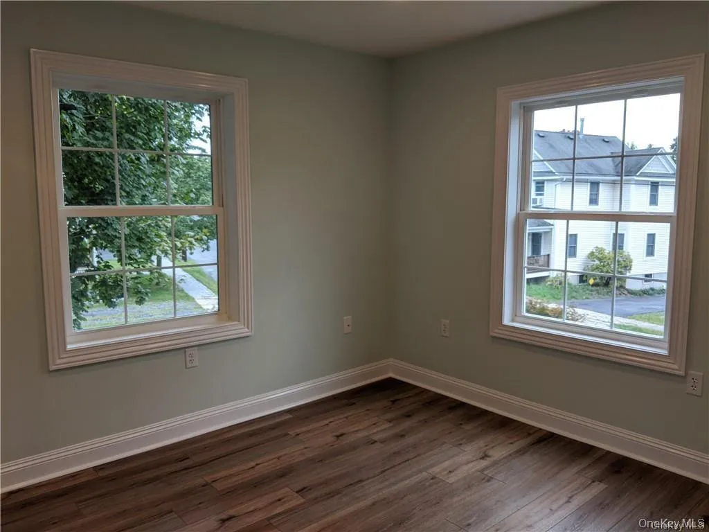 Photos from before tenants moved in. Please note the home is currently occupied. Photos from before tenants moved in. Please note the home is currently occupied.