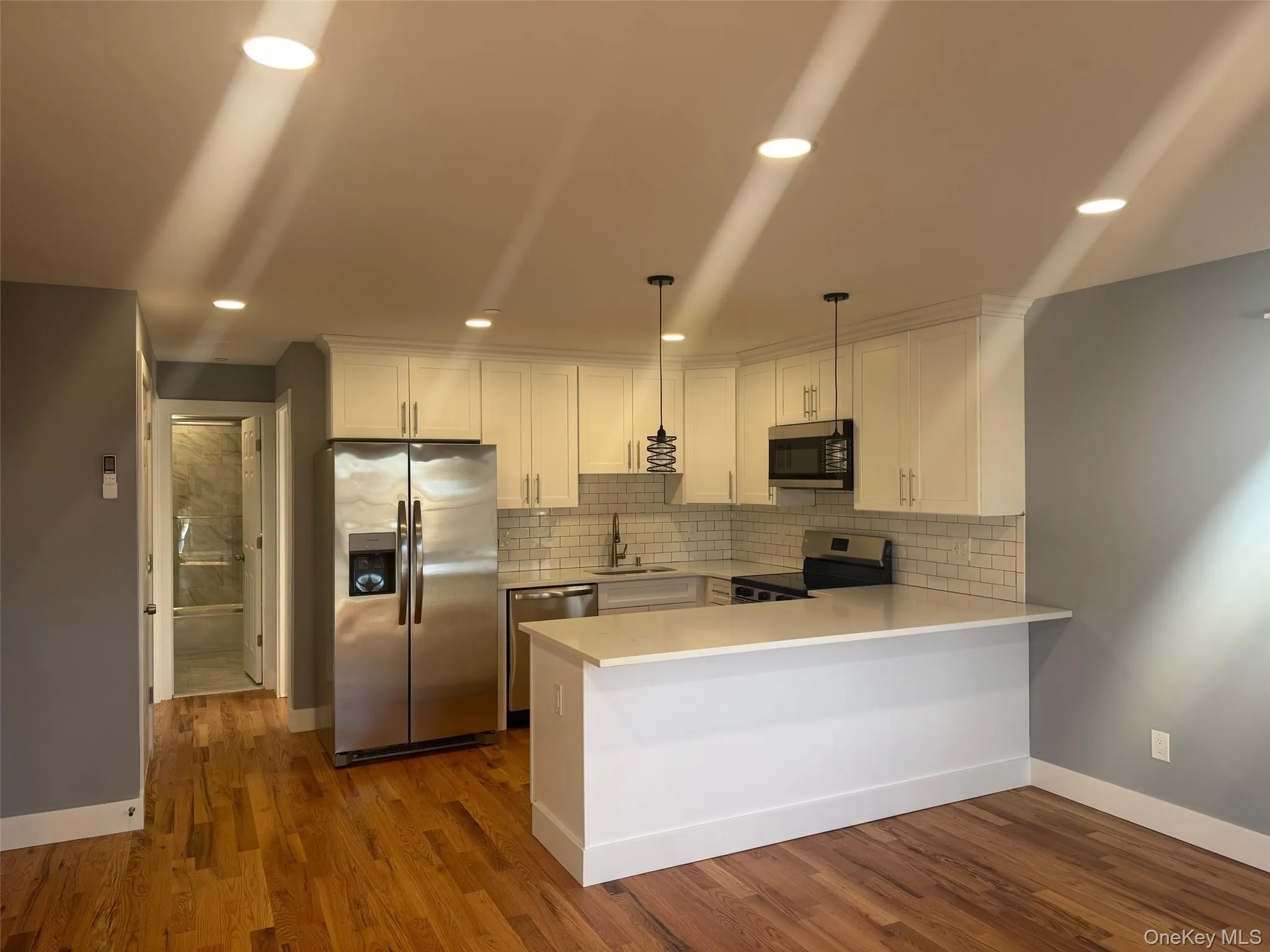 1035 Montauk Highway, Babylon, NY, 1 Bedroom Bedrooms, 3 Rooms Rooms,1 BathroomBathrooms,Residential Lease,Idx,Montauk,0,947833 1035 Montauk Highway, Babylon, NY, 1 Bedroom Bedrooms, 3 Rooms Rooms,1 BathroomBathrooms,Residential Lease,Idx,Montauk,0,947833