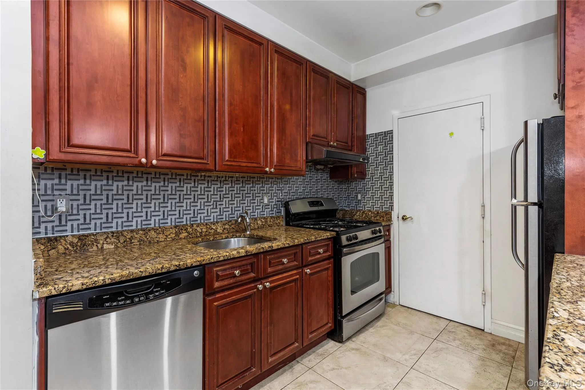 10716 37th Avenue, New York, NY, 2 Bedrooms Bedrooms, 5 Rooms Rooms,1 BathroomBathrooms,Residential,For Rent,37th,0,947938 10716 37th Avenue, New York, NY, 2 Bedrooms Bedrooms, 5 Rooms Rooms,1 BathroomBathrooms,Residential,For Rent,37th,0,947938