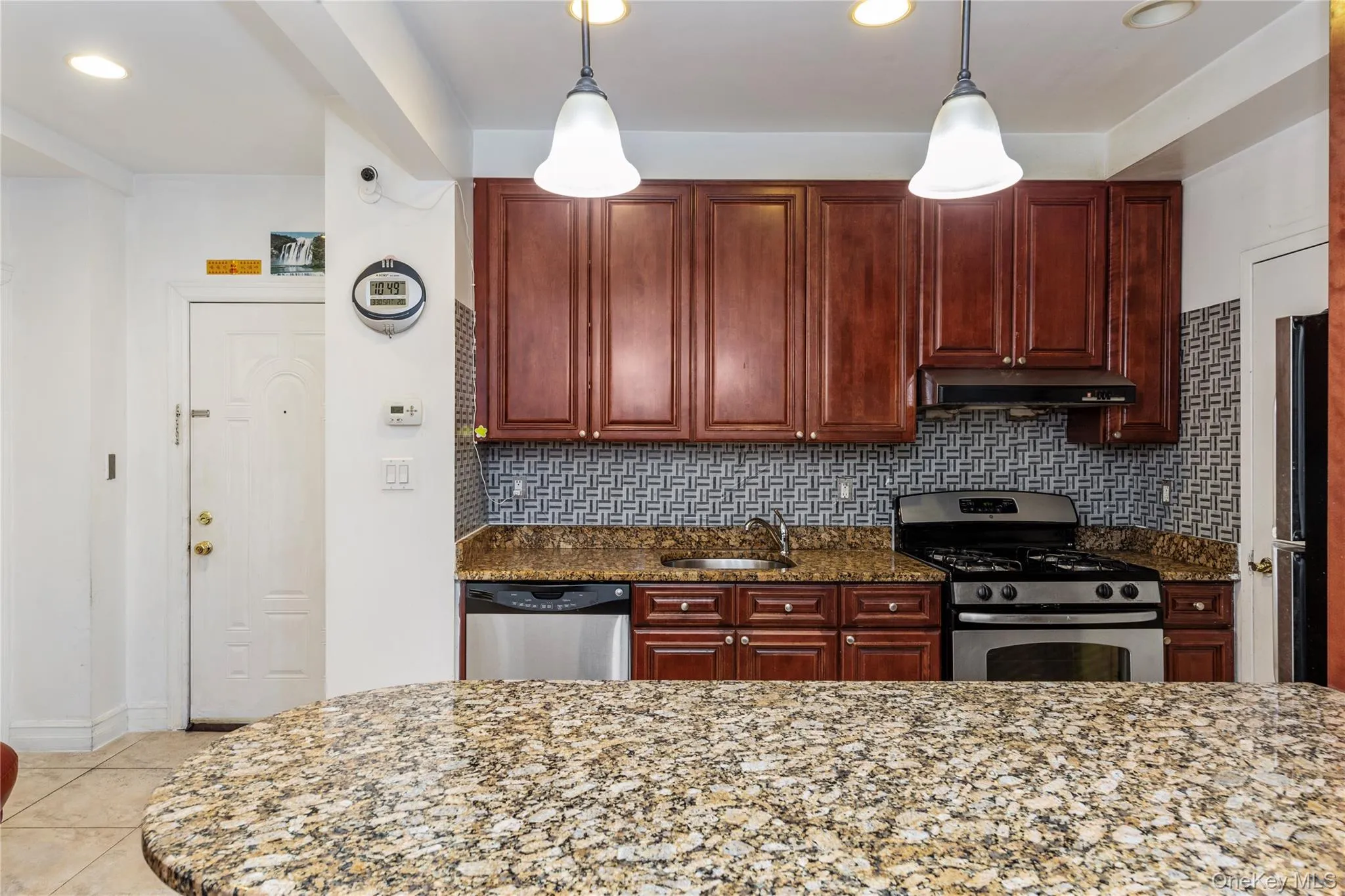 10716 37th Avenue, New York, NY, 2 Bedrooms Bedrooms, 5 Rooms Rooms,1 BathroomBathrooms,Residential,For Rent,37th,0,947938 10716 37th Avenue, New York, NY, 2 Bedrooms Bedrooms, 5 Rooms Rooms,1 BathroomBathrooms,Residential,For Rent,37th,0,947938