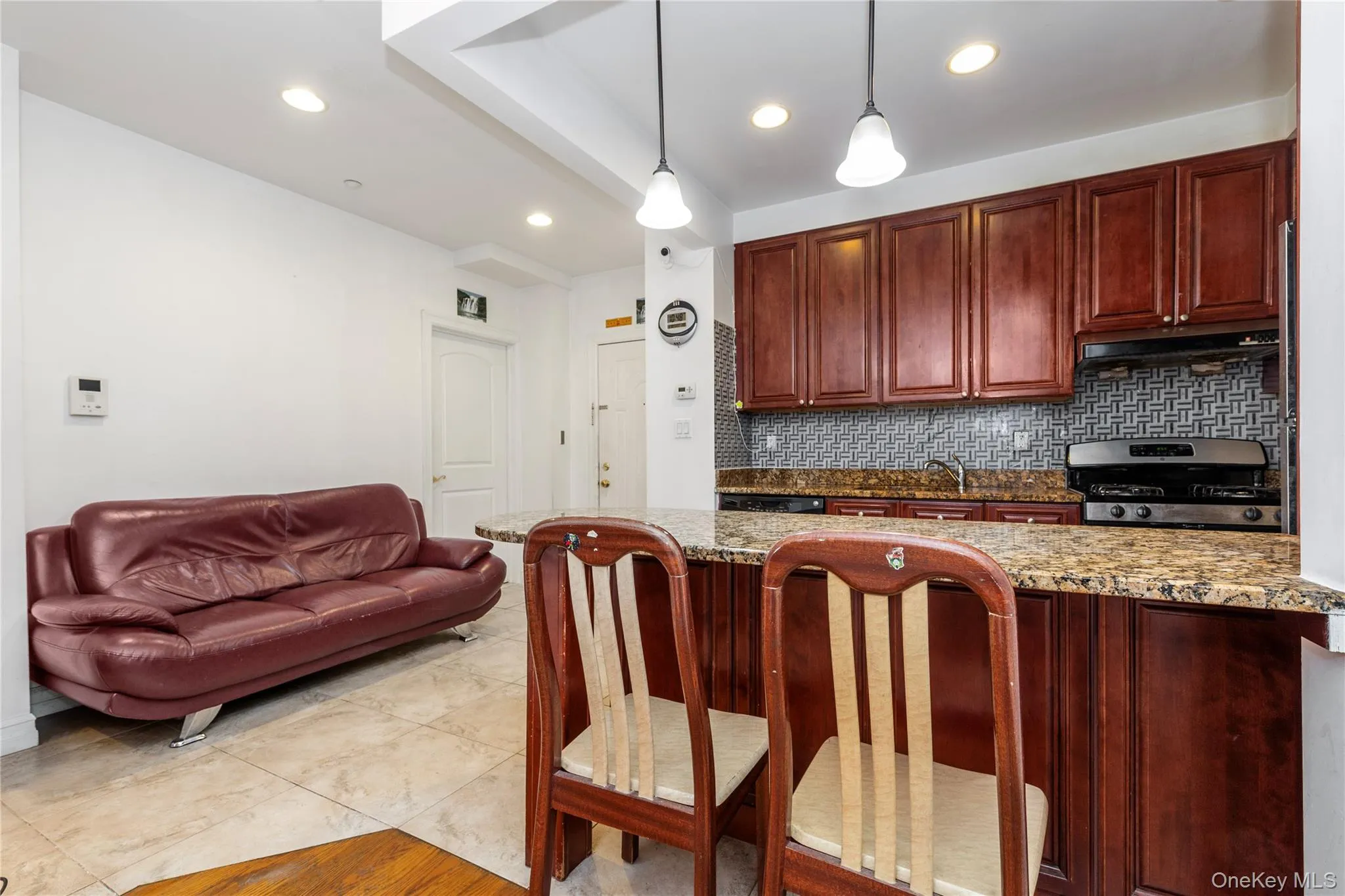 10716 37th Avenue, New York, NY, 2 Bedrooms Bedrooms, 5 Rooms Rooms,1 BathroomBathrooms,Residential,For Rent,37th,0,947938 10716 37th Avenue, New York, NY, 2 Bedrooms Bedrooms, 5 Rooms Rooms,1 BathroomBathrooms,Residential,For Rent,37th,0,947938