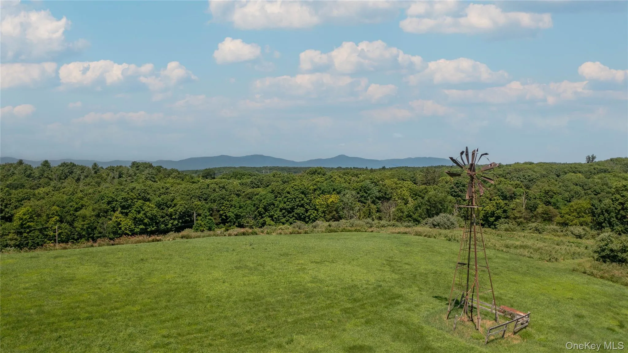 The dream begins here: a blank canvas of scale, character, and sweeping views! The dream begins here: a blank canvas of scale, character, and sweeping views!