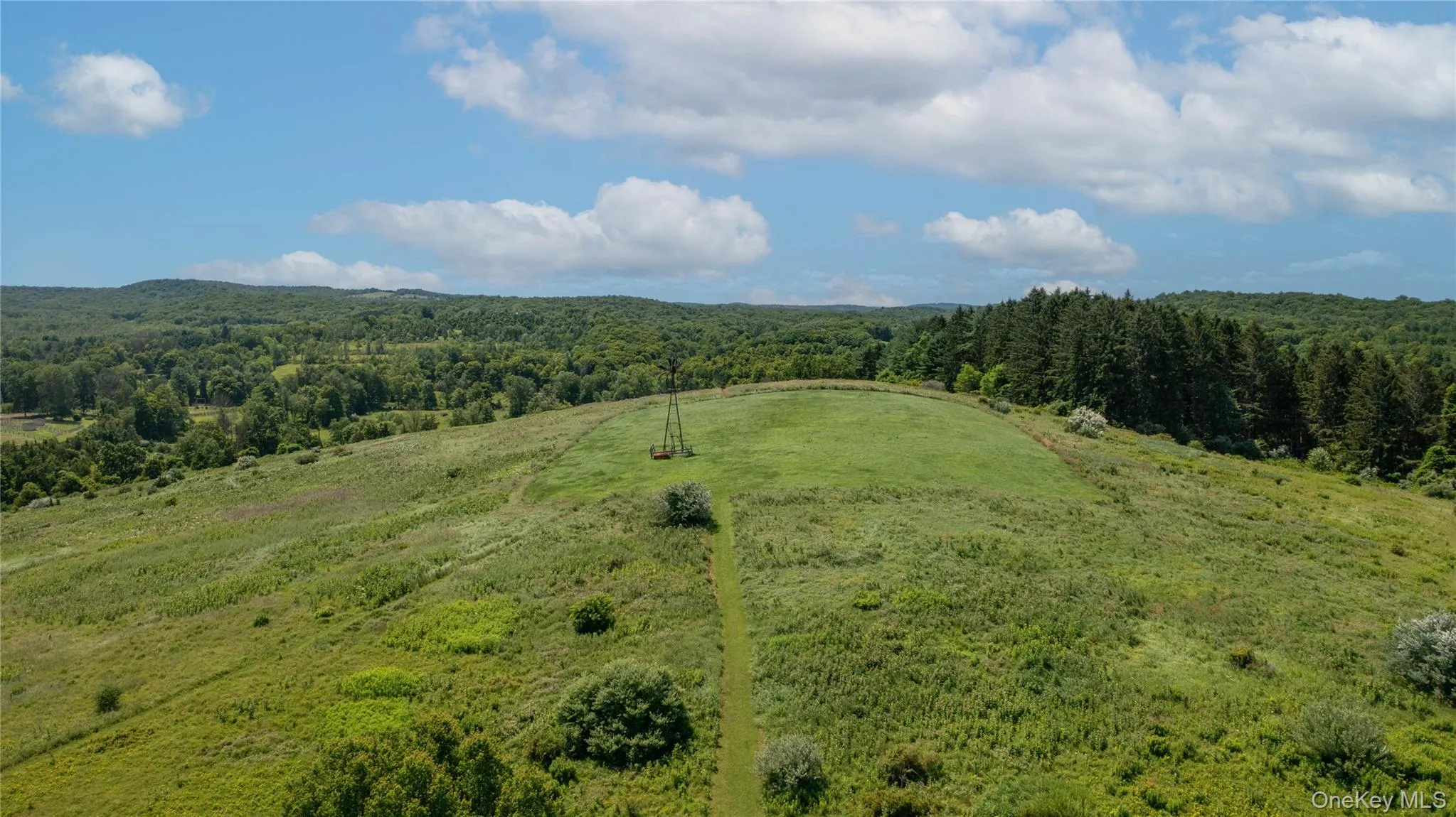 Southerly view with long site distances Southerly view with long site distances