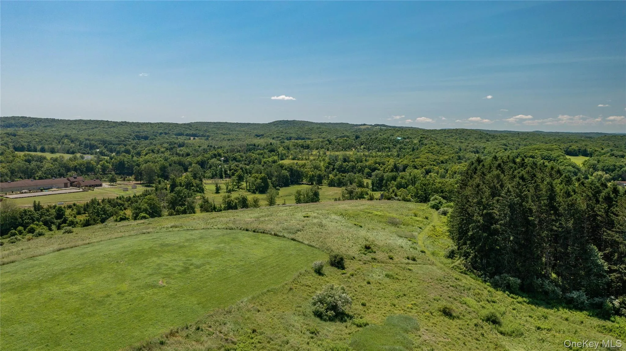 Southeasterly views - simply stunning! Southeasterly views - simply stunning!