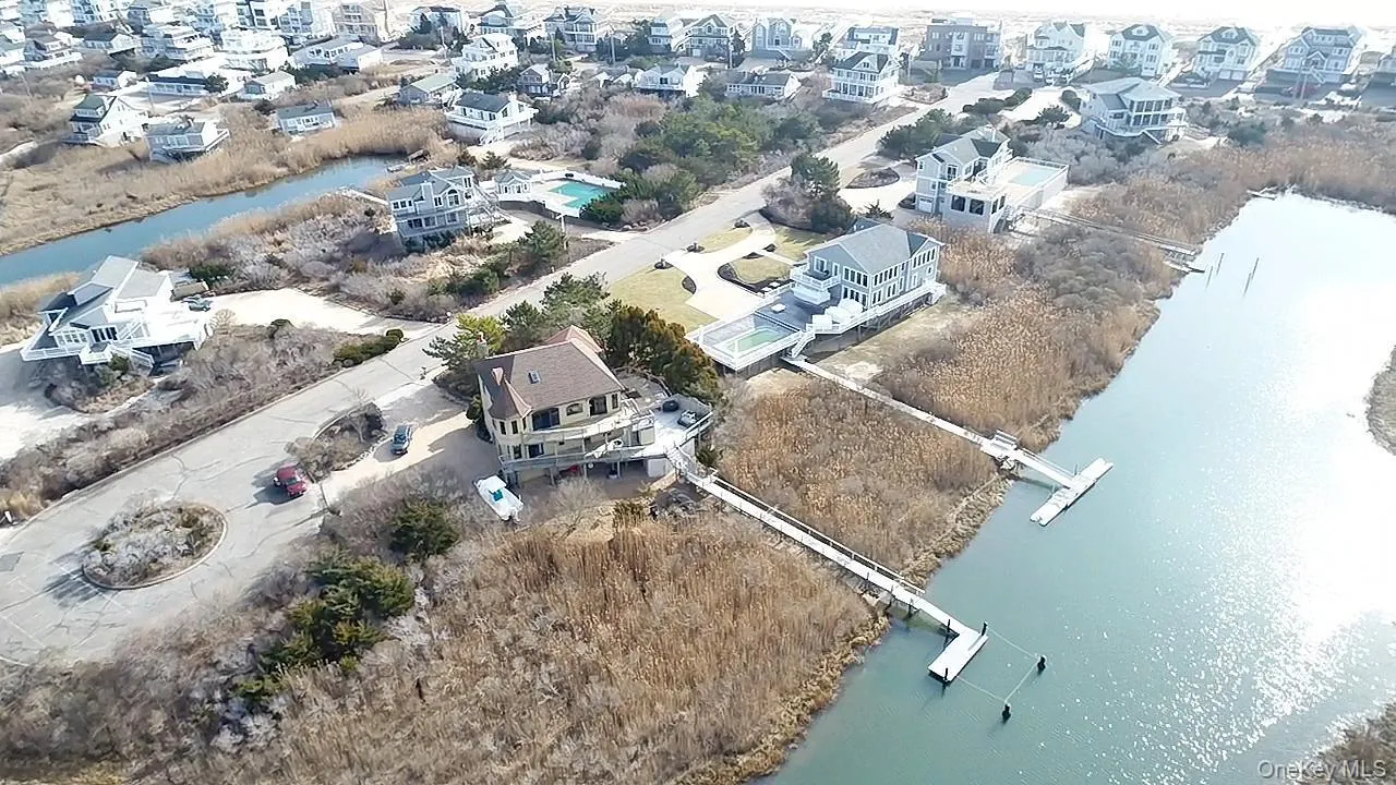 7 Widgeon Way, Southampton, NY, 5 Bedrooms Bedrooms, 10 Rooms Rooms,3 BathroomsBathrooms,Residential Lease,For Rent,Widgeon,0,947950 7 Widgeon Way, Southampton, NY, 5 Bedrooms Bedrooms, 10 Rooms Rooms,3 BathroomsBathrooms,Residential Lease,For Rent,Widgeon,0,947950