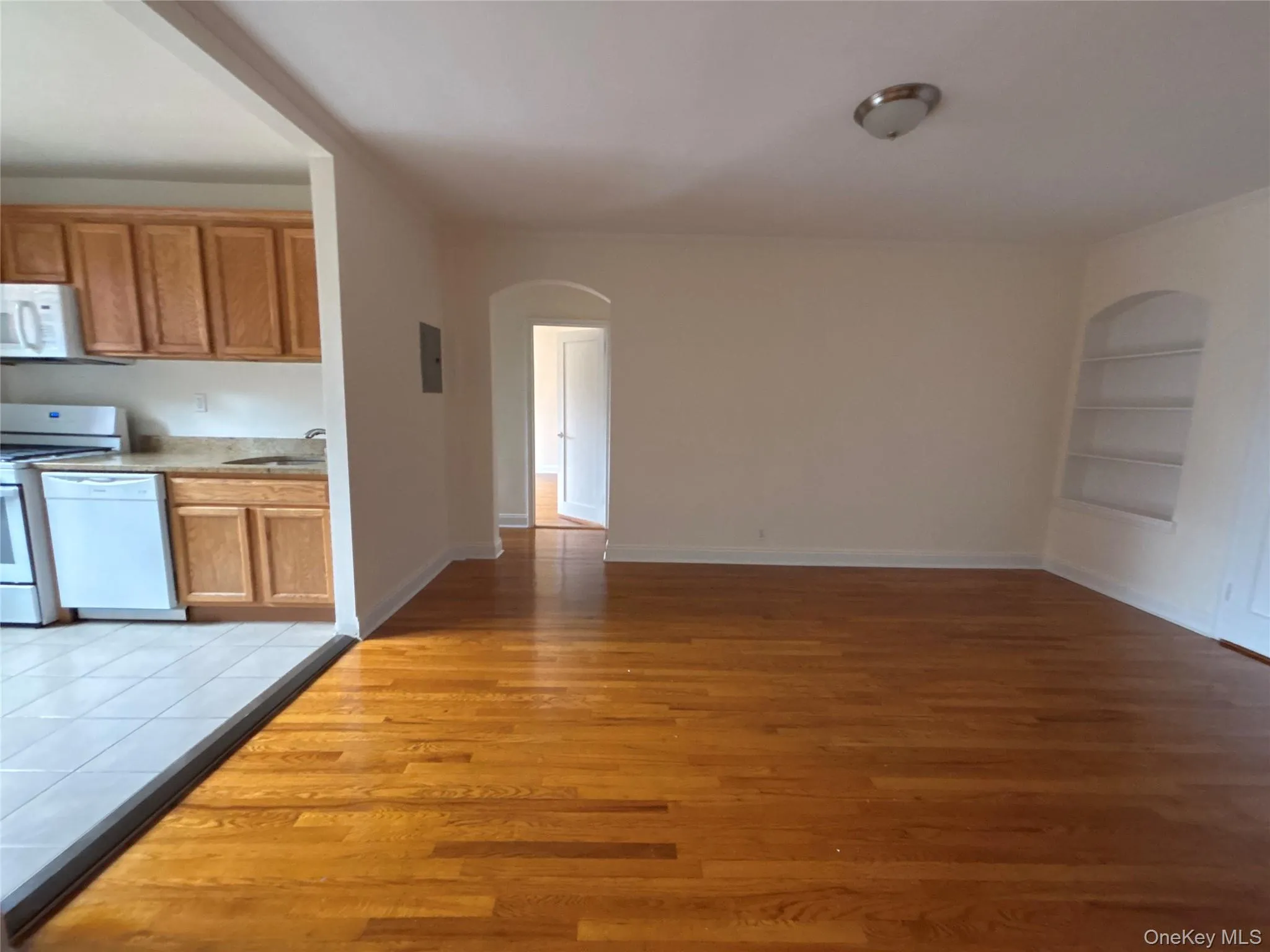 160 Middle Neck Road, North Hempstead, NY, 2 Bedrooms Bedrooms, 5 Rooms Rooms,2 BathroomsBathrooms,Residential Lease,Idx,Middle Neck,0,947975 160 Middle Neck Road, North Hempstead, NY, 2 Bedrooms Bedrooms, 5 Rooms Rooms,2 BathroomsBathrooms,Residential Lease,Idx,Middle Neck,0,947975