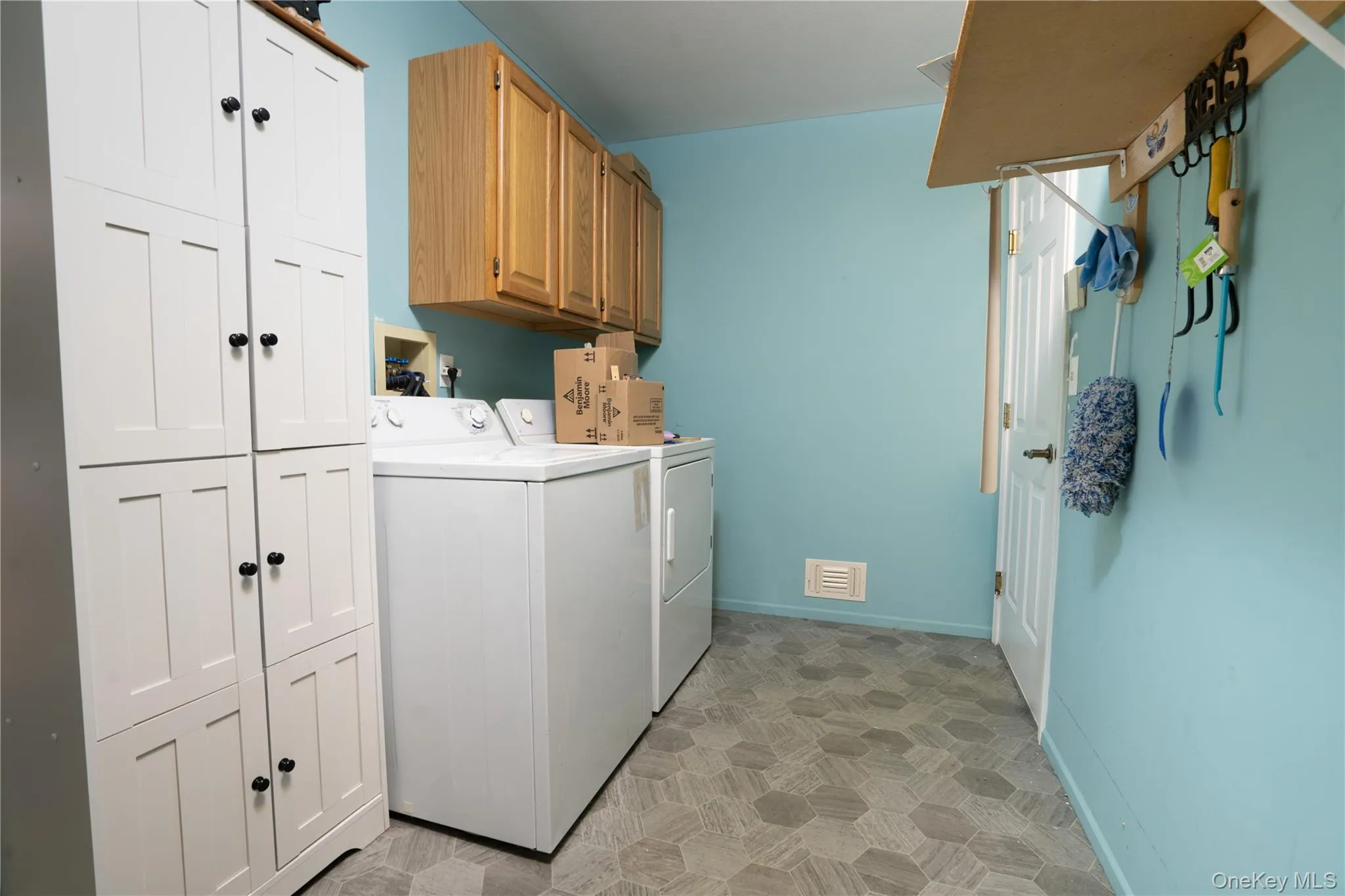 145 Theodore Drive, Brookhaven, NY, 2 Bedrooms Bedrooms, 5 Rooms Rooms,2 BathroomsBathrooms,Residential Lease,For Rent,Theodore,0,KEY948032 145 Theodore Drive, Brookhaven, NY, 2 Bedrooms Bedrooms, 5 Rooms Rooms,2 BathroomsBathrooms,Residential Lease,For Rent,Theodore,0,KEY948032