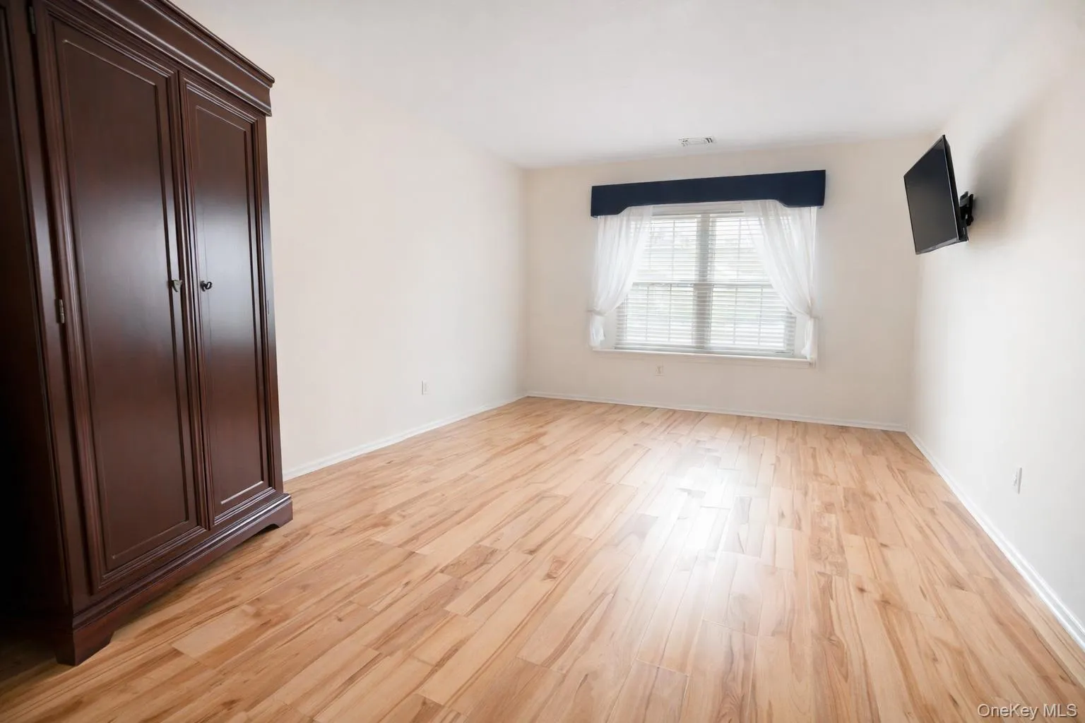 145 Theodore Drive, Brookhaven, NY, 2 Bedrooms Bedrooms, 5 Rooms Rooms,2 BathroomsBathrooms,Residential Lease,For Rent,Theodore,0,KEY948032 145 Theodore Drive, Brookhaven, NY, 2 Bedrooms Bedrooms, 5 Rooms Rooms,2 BathroomsBathrooms,Residential Lease,For Rent,Theodore,0,KEY948032