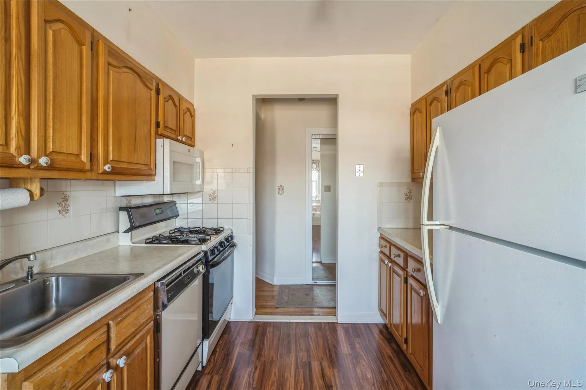 138-11 Beach Channel Drive, New York, NY, 1 Bedroom Bedrooms, 3 Rooms Rooms,1 BathroomBathrooms,Residential,For Rent,Beach Channel,0,948035 138-11 Beach Channel Drive, New York, NY, 1 Bedroom Bedrooms, 3 Rooms Rooms,1 BathroomBathrooms,Residential,For Rent,Beach Channel,0,948035