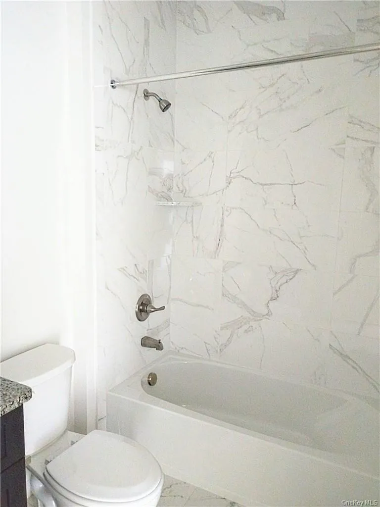 2nd bathroom on 2nd level 2nd bathroom on 2nd level