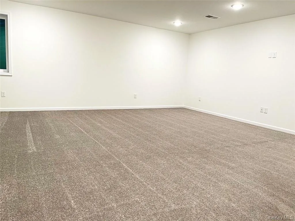 69 Magnolia Park Road, Middletown, NY, 3 Bedrooms Bedrooms, 5 Rooms Rooms,3 BathroomsBathrooms,Residential Lease,Idx,Magnolia Park,0,948044 69 Magnolia Park Road, Middletown, NY, 3 Bedrooms Bedrooms, 5 Rooms Rooms,3 BathroomsBathrooms,Residential Lease,Idx,Magnolia Park,0,948044