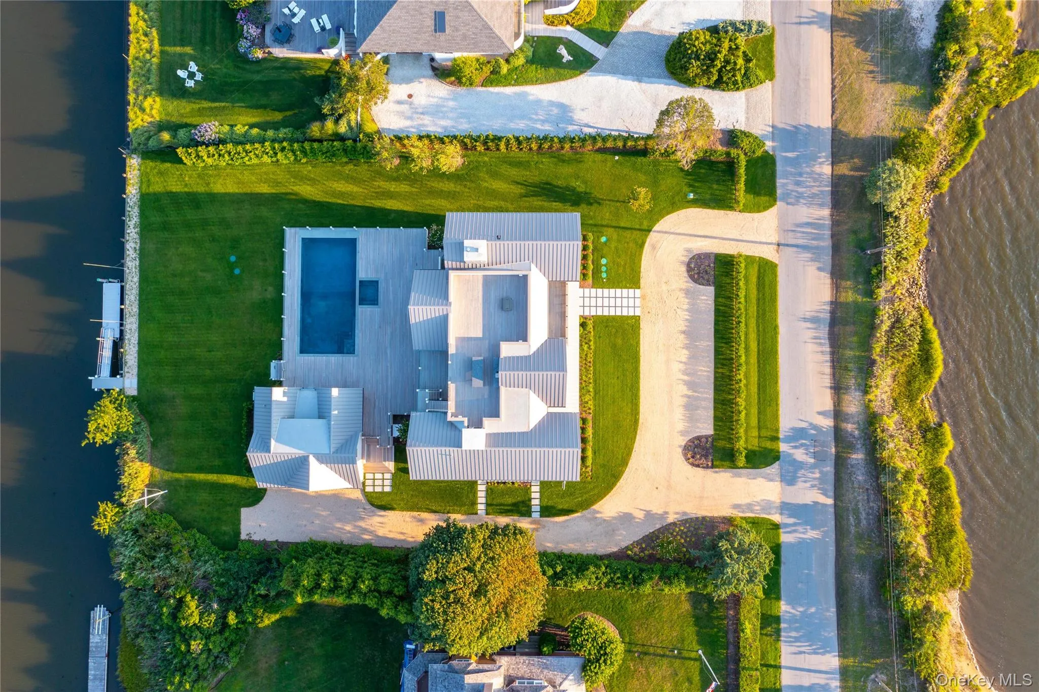 32 Quogo Neck Lane, Southampton, New York 11959