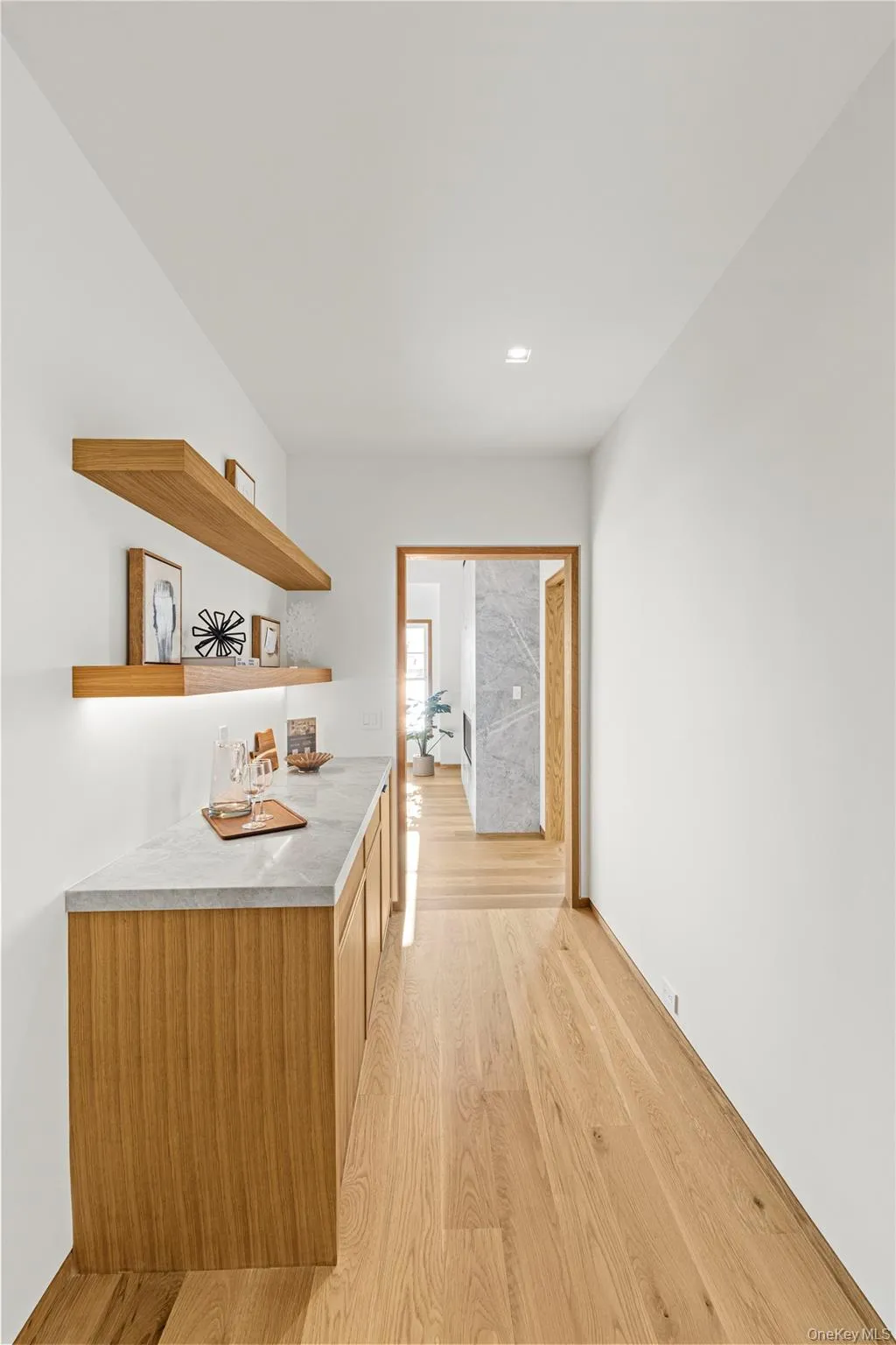32 Quogo Neck Lane, Southampton, New York 11959