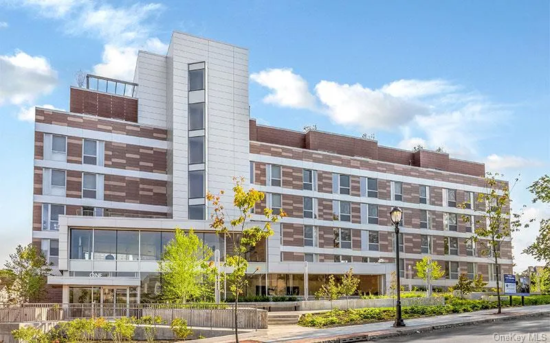 View of apartment building / complex View of apartment building / complex