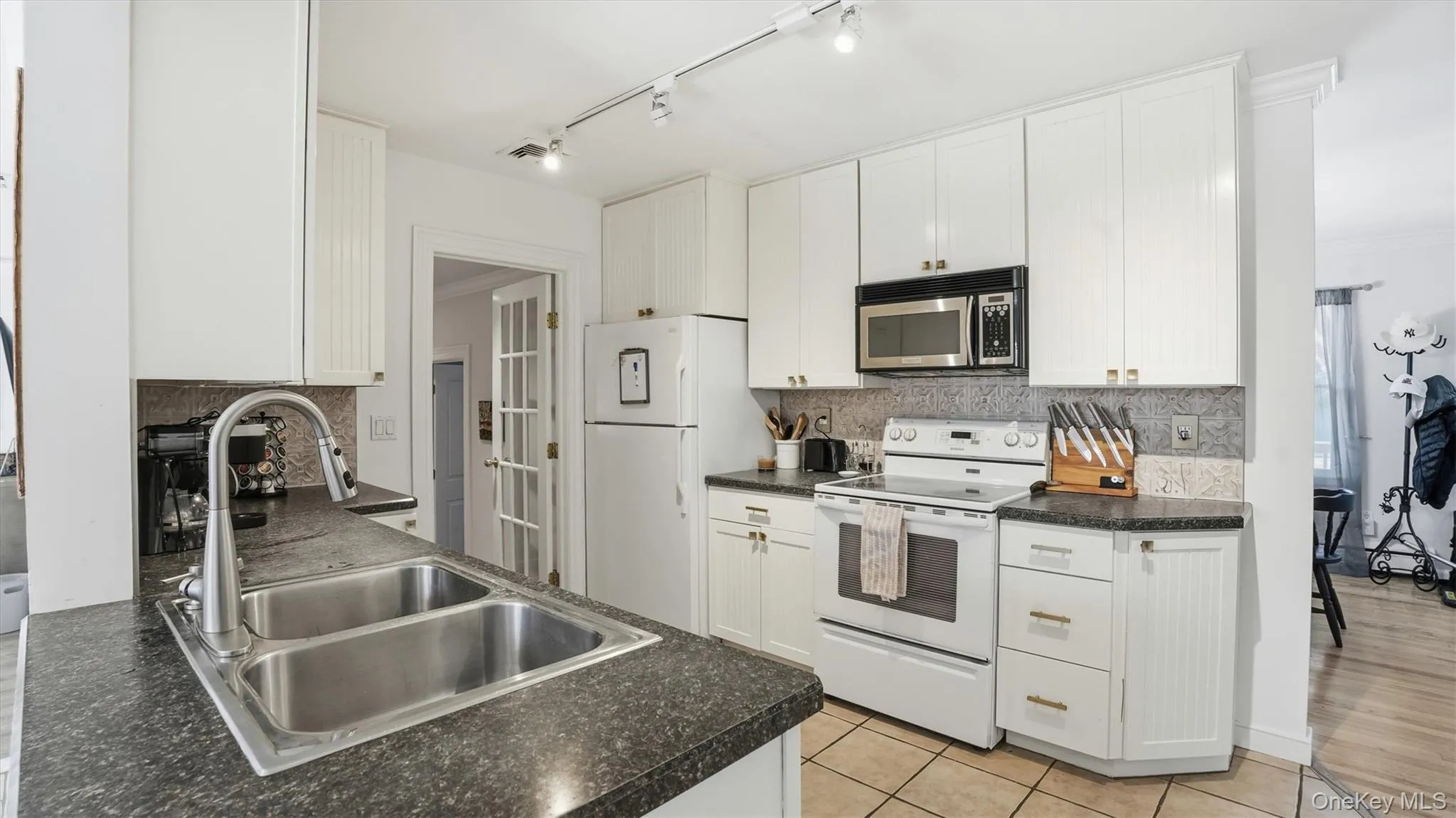 44 Oak Street, Southampton, NY, 4 Bedrooms Bedrooms, 8 Rooms Rooms,3 BathroomsBathrooms,Residential Lease,Idx,Oak,0,948137 44 Oak Street, Southampton, NY, 4 Bedrooms Bedrooms, 8 Rooms Rooms,3 BathroomsBathrooms,Residential Lease,Idx,Oak,0,948137