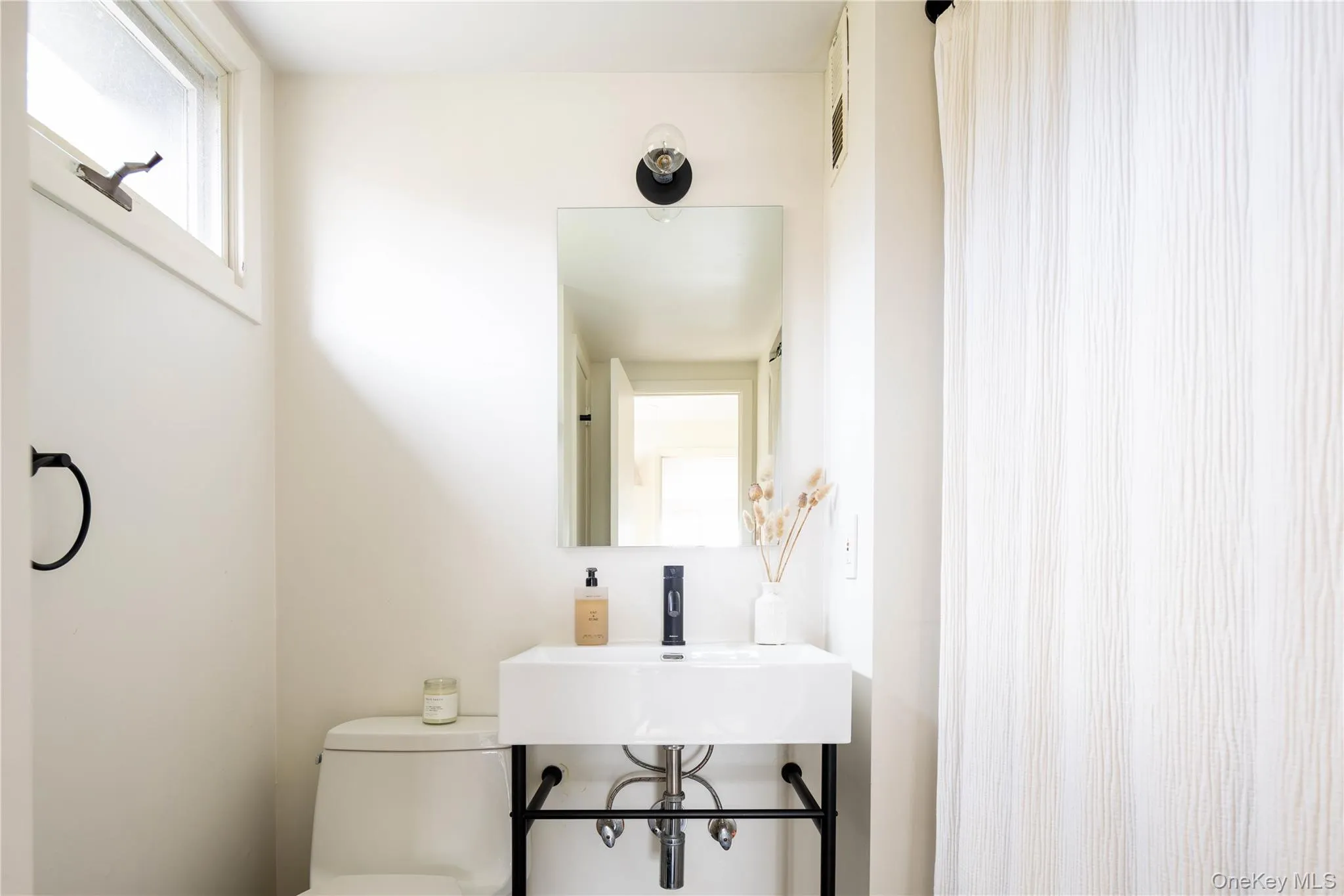 15 Lake View Court, Southampton, NY, 3 Bedrooms Bedrooms, 8 Rooms Rooms,2 BathroomsBathrooms,Residential Lease,Idx,Lake View,0,948187 15 Lake View Court, Southampton, NY, 3 Bedrooms Bedrooms, 8 Rooms Rooms,2 BathroomsBathrooms,Residential Lease,Idx,Lake View,0,948187