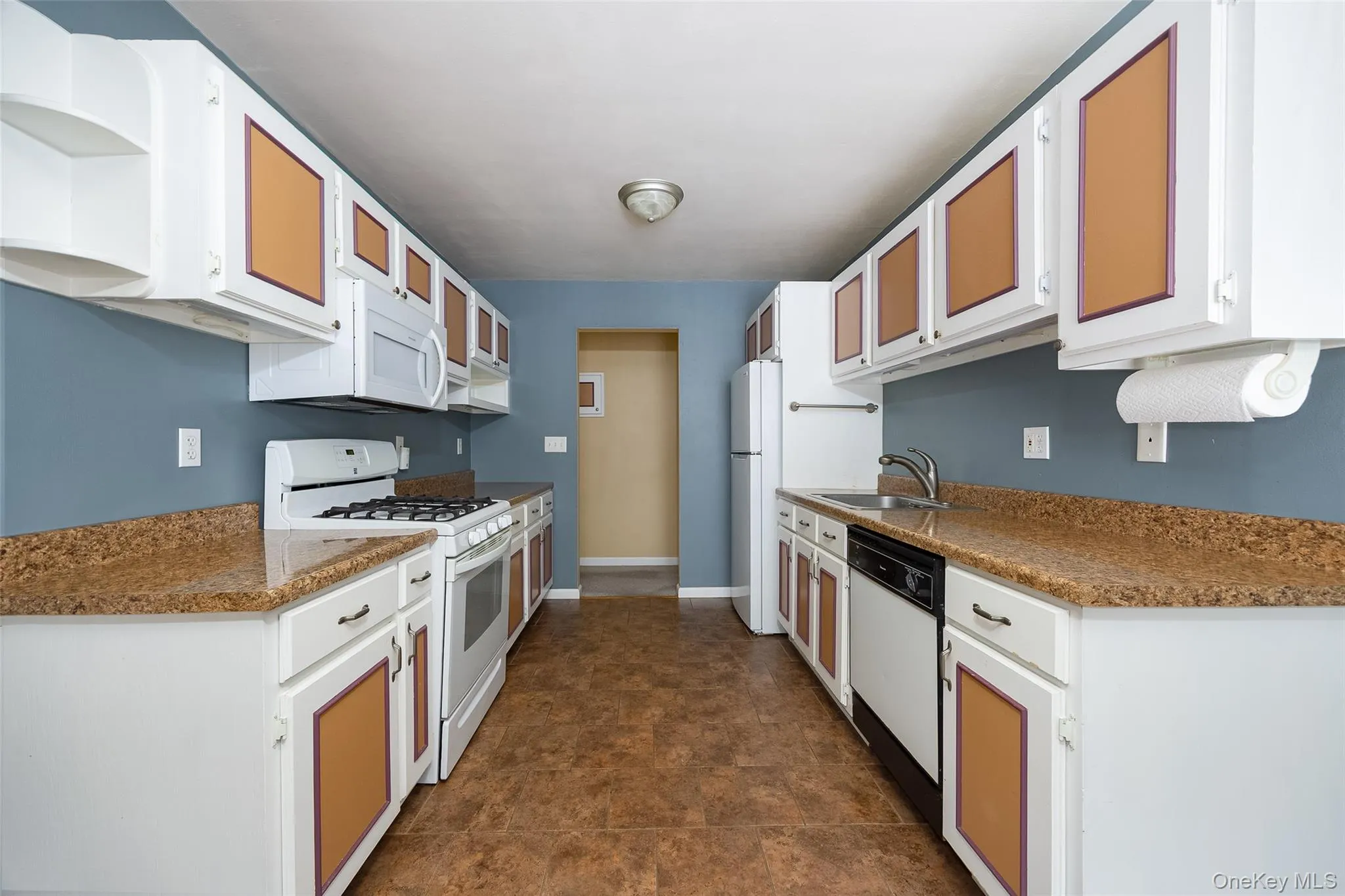 Eat in kitchen Eat in kitchen