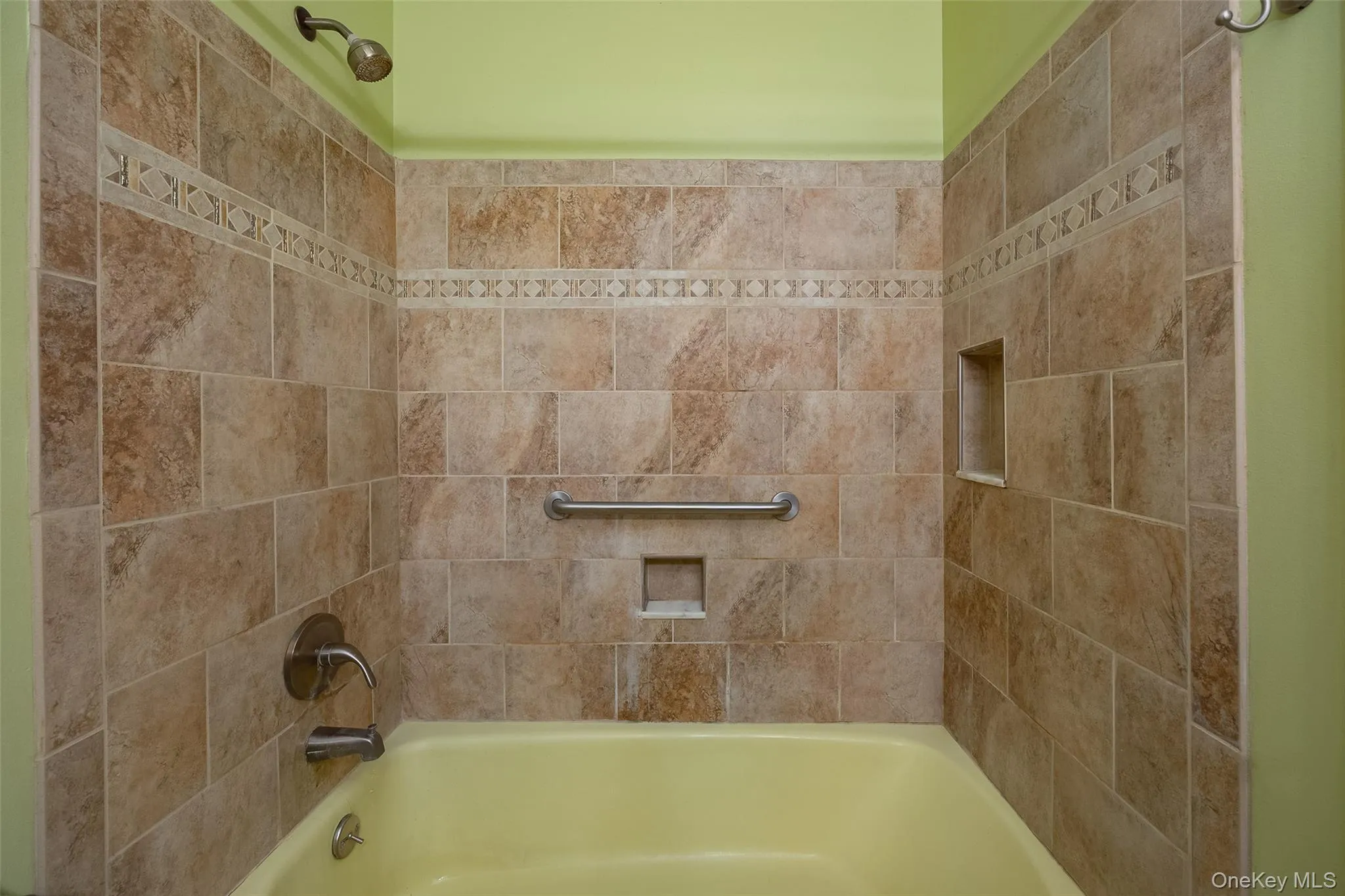 Full Bath Full Bath