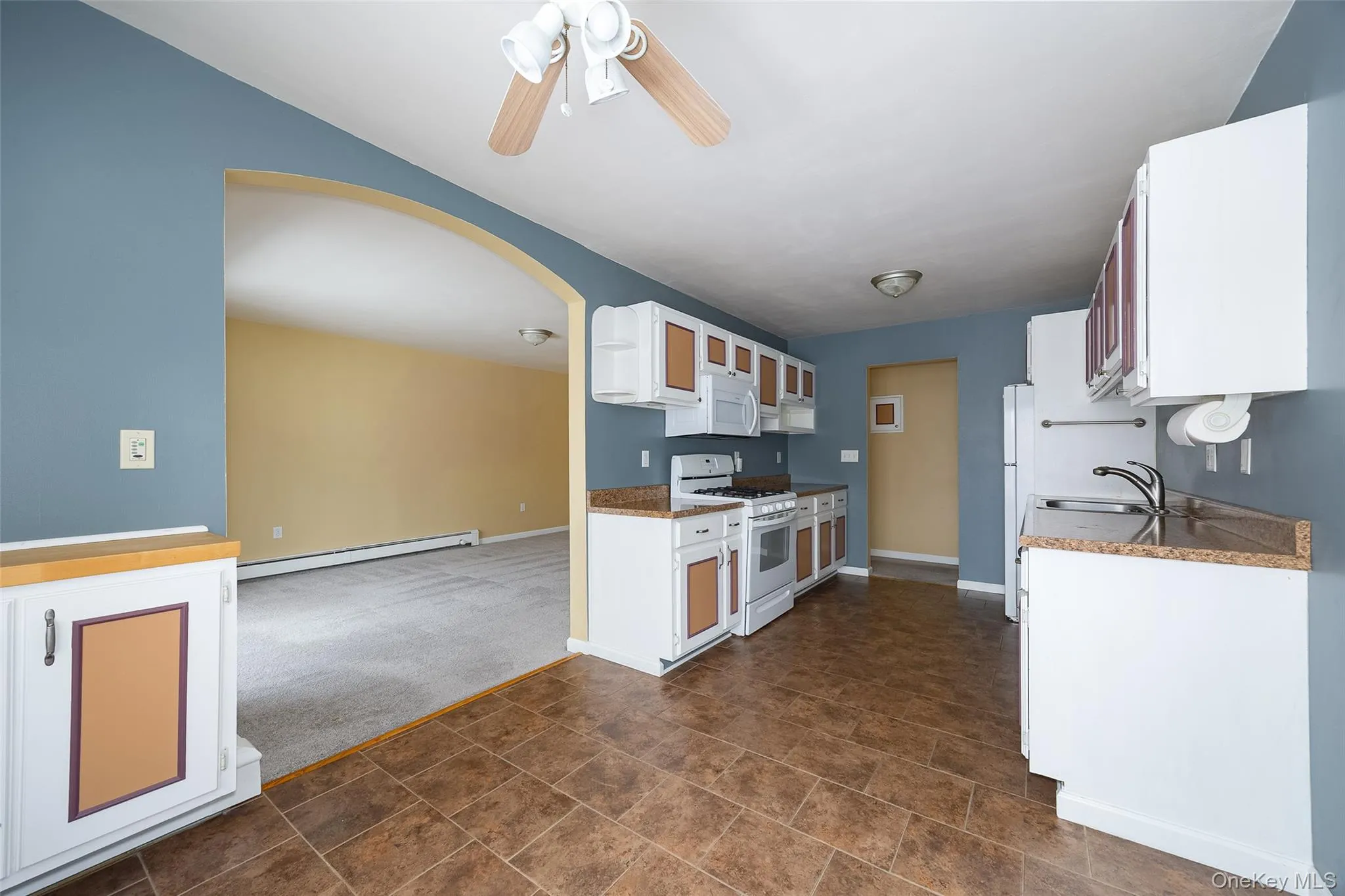 Eat in kitchen Eat in kitchen