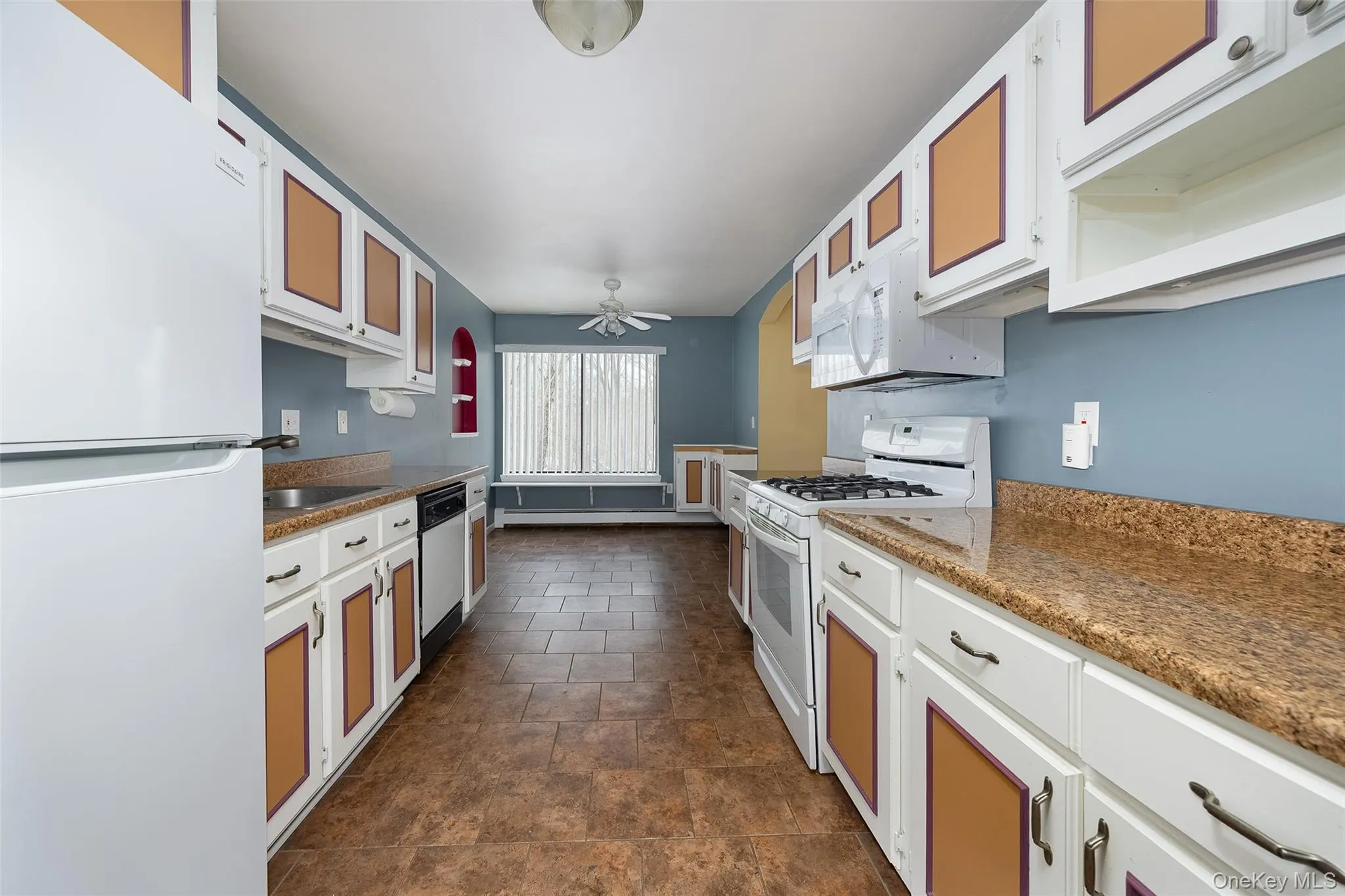 Eat in kitchen Eat in kitchen