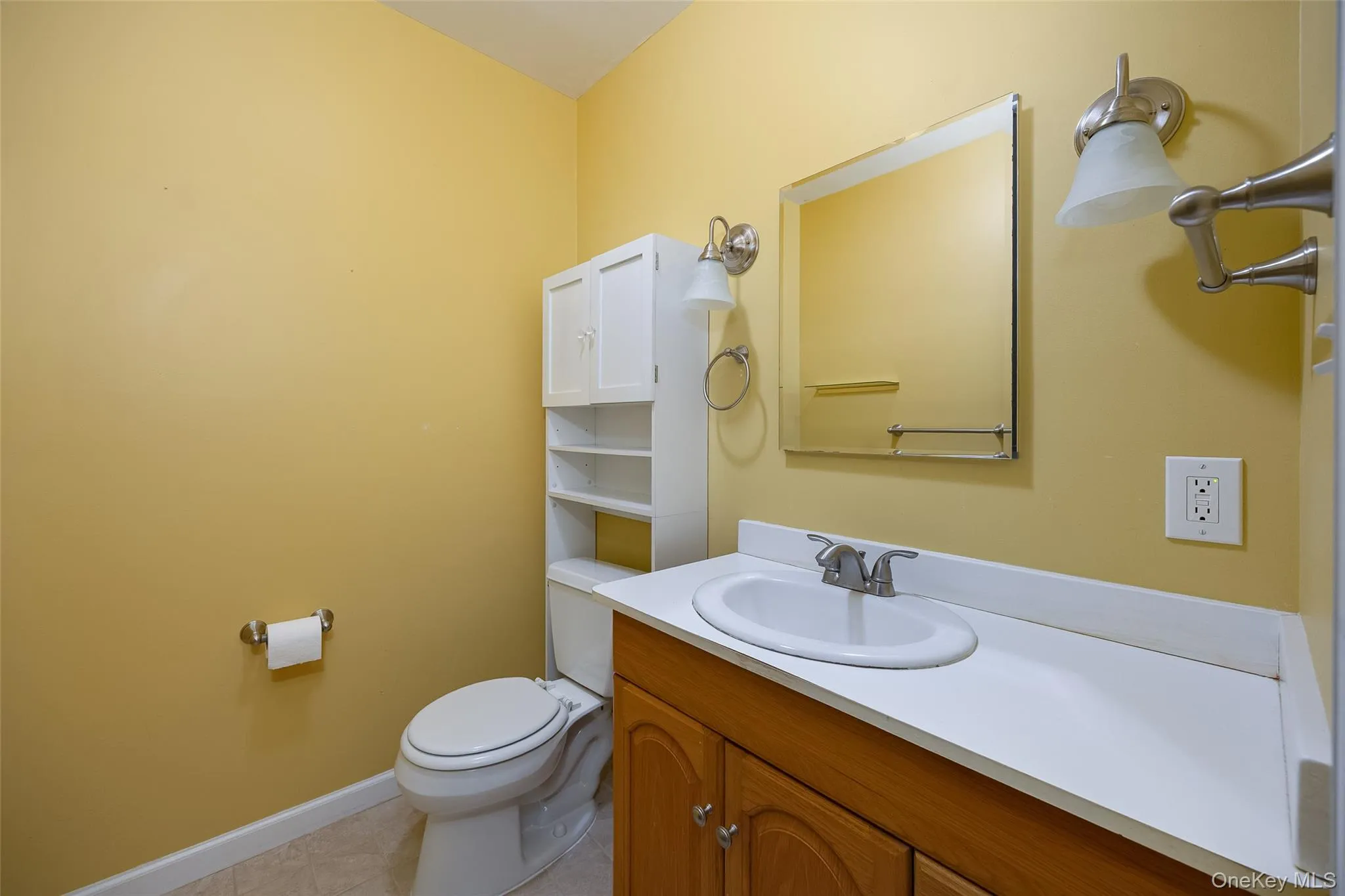 Half bathroom Half bathroom
