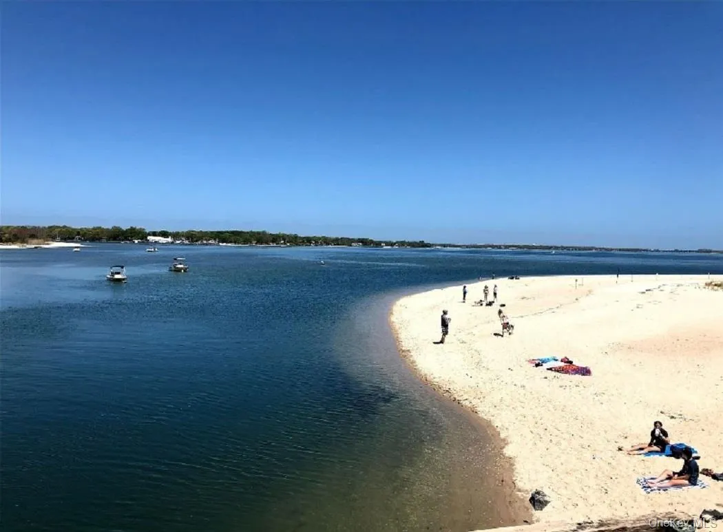 Nearby Goose Creek Beach Nearby Goose Creek Beach