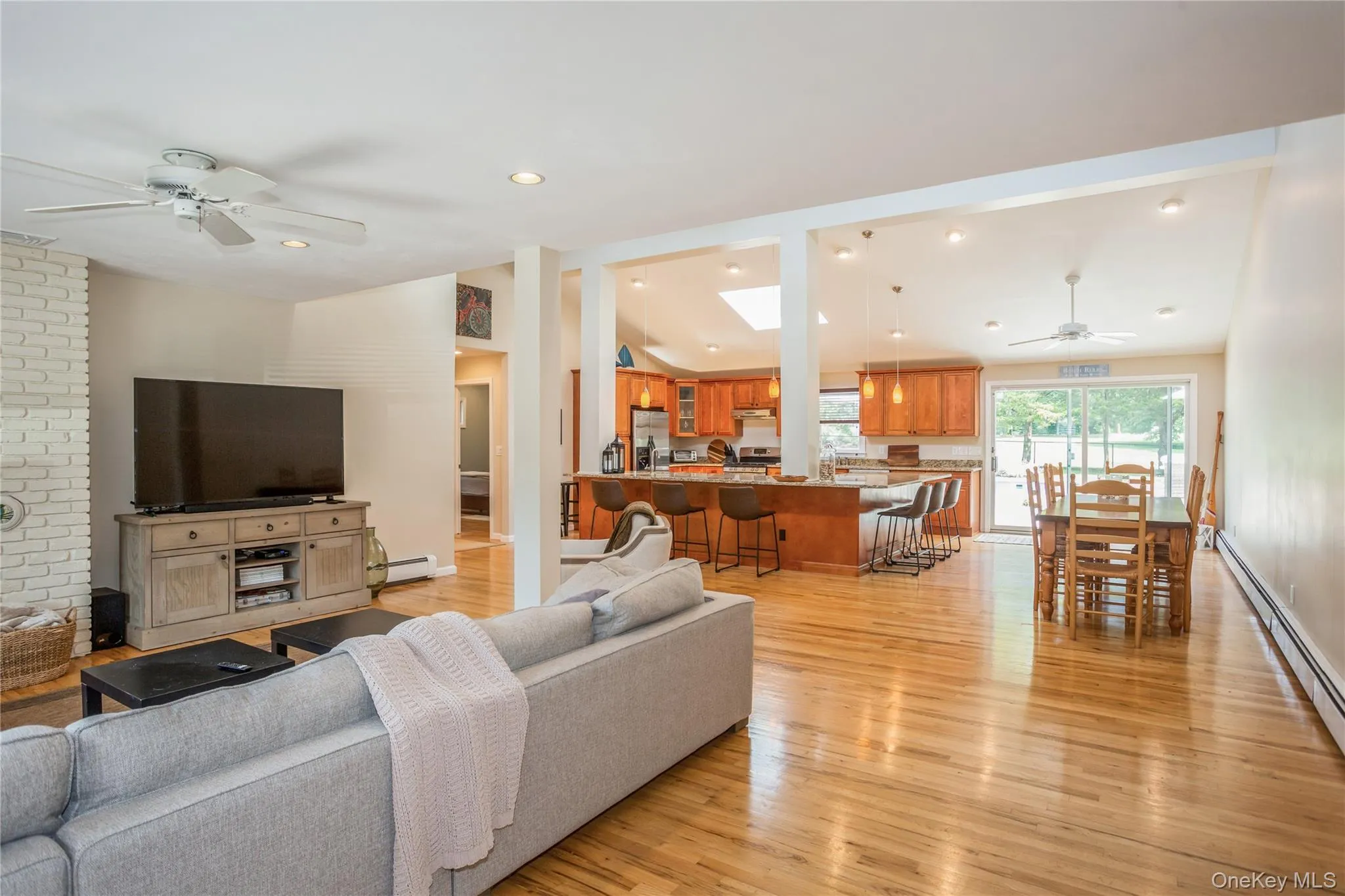 Spacious open floor plan Spacious open floor plan