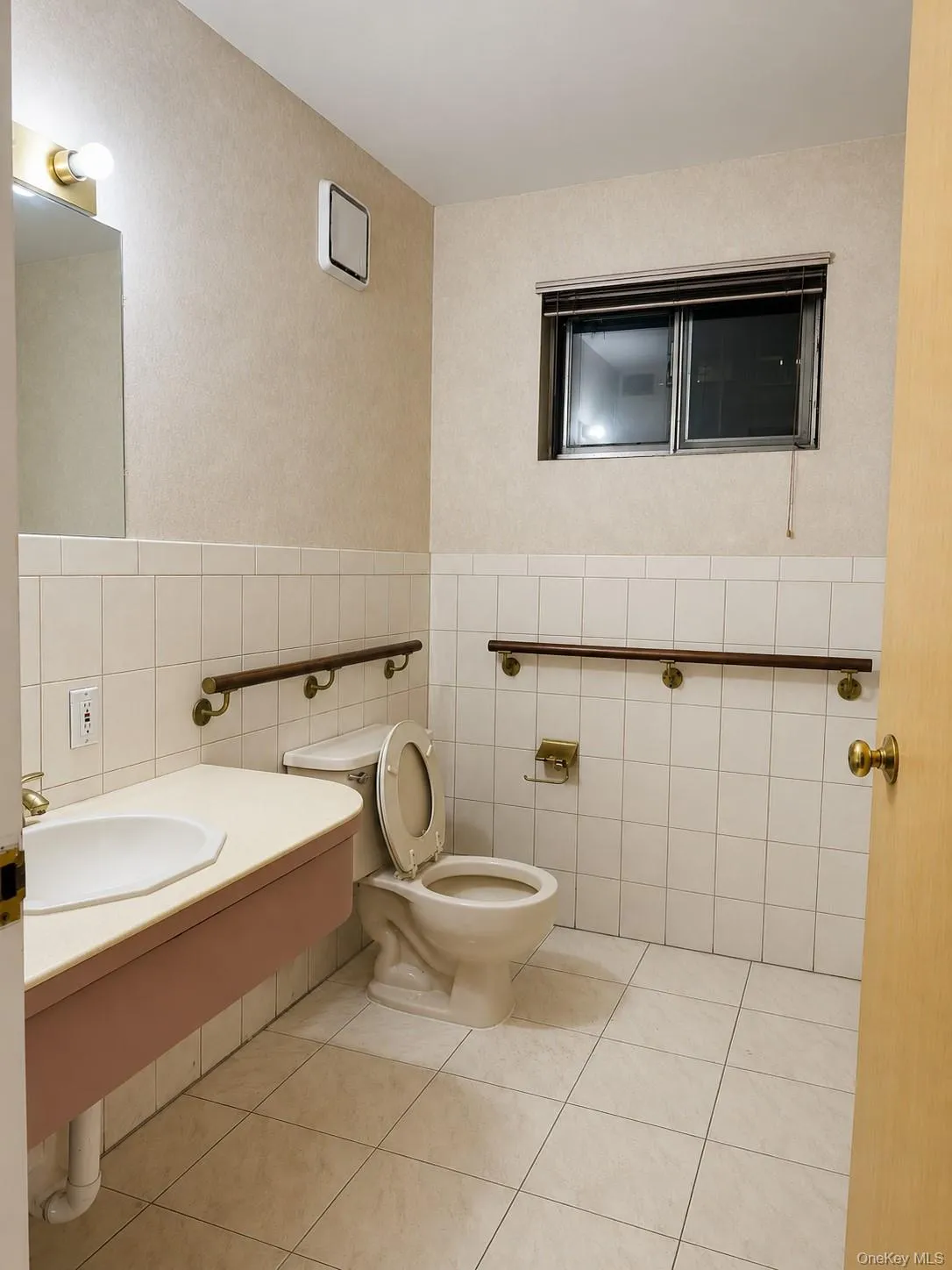 94-02 57th Avenue, New York, NY, ,Commercial Lease,For Rent,57th,0,948231 94-02 57th Avenue, New York, NY, ,Commercial Lease,For Rent,57th,0,948231