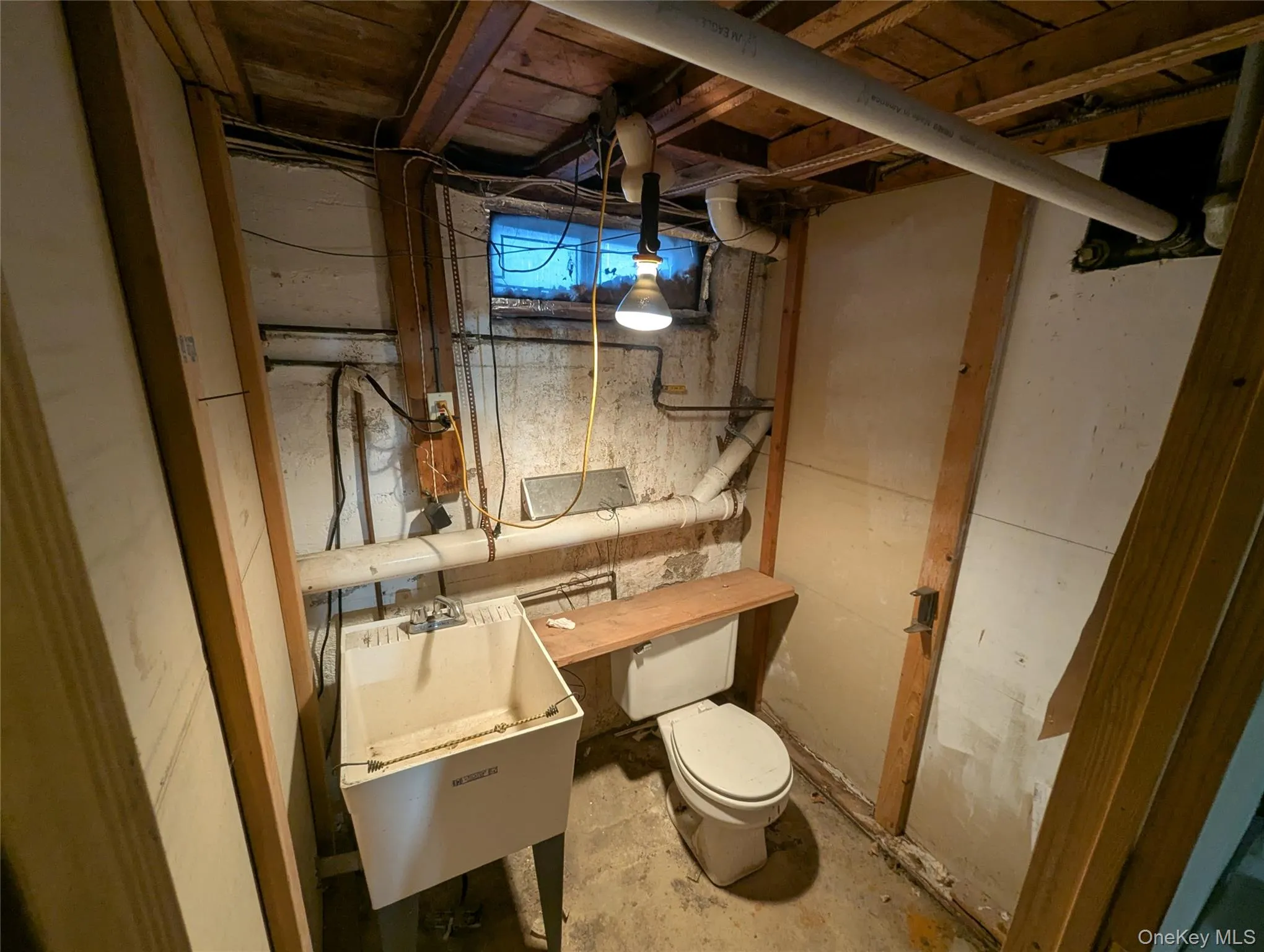 153 Main Street, Smithtown, NY, 3 Bedrooms Bedrooms, 6 Rooms Rooms,1 BathroomBathrooms,Residential Sale,For Rent,Main,0,948257 153 Main Street, Smithtown, NY, 3 Bedrooms Bedrooms, 6 Rooms Rooms,1 BathroomBathrooms,Residential Sale,For Rent,Main,0,948257