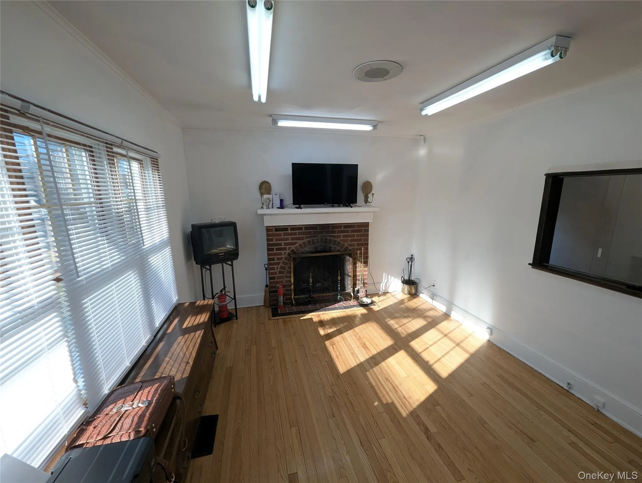 153 Main Street, Smithtown, NY, 3 Bedrooms Bedrooms, 6 Rooms Rooms,1 BathroomBathrooms,Residential Sale,For Rent,Main,0,948257 153 Main Street, Smithtown, NY, 3 Bedrooms Bedrooms, 6 Rooms Rooms,1 BathroomBathrooms,Residential Sale,For Rent,Main,0,948257