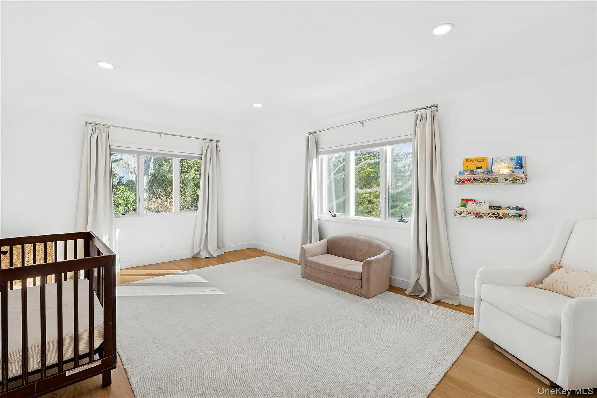 47 Bridle Path, Southampton, NY, 4 Bedrooms Bedrooms, 10 Rooms Rooms,3 BathroomsBathrooms,Residential,For Rent,Bridle,0,948274 47 Bridle Path, Southampton, NY, 4 Bedrooms Bedrooms, 10 Rooms Rooms,3 BathroomsBathrooms,Residential,For Rent,Bridle,0,948274