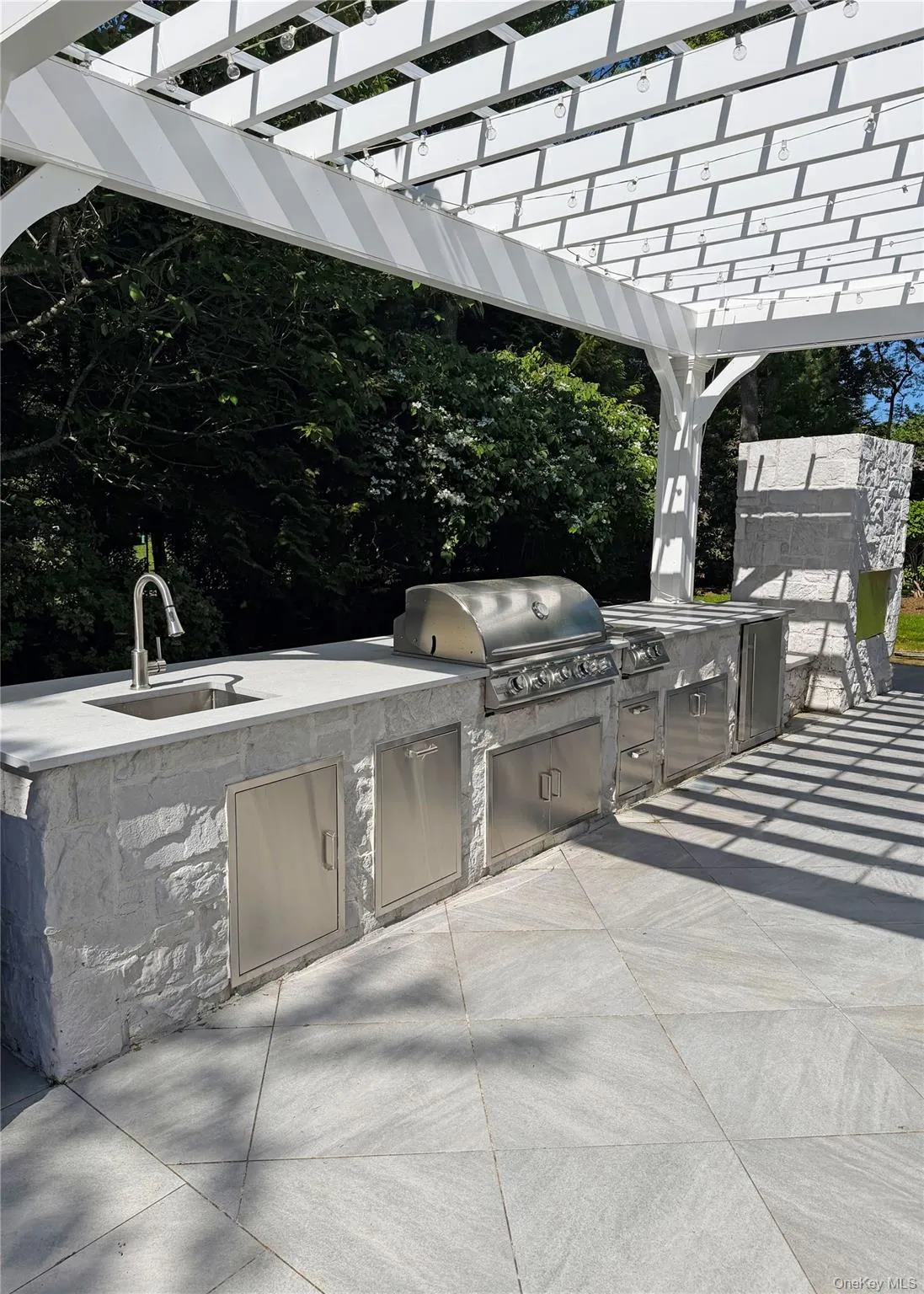 47 Bridle Path, Southampton, NY, 4 Bedrooms Bedrooms, 10 Rooms Rooms,3 BathroomsBathrooms,Residential,For Rent,Bridle,0,948274 47 Bridle Path, Southampton, NY, 4 Bedrooms Bedrooms, 10 Rooms Rooms,3 BathroomsBathrooms,Residential,For Rent,Bridle,0,948274