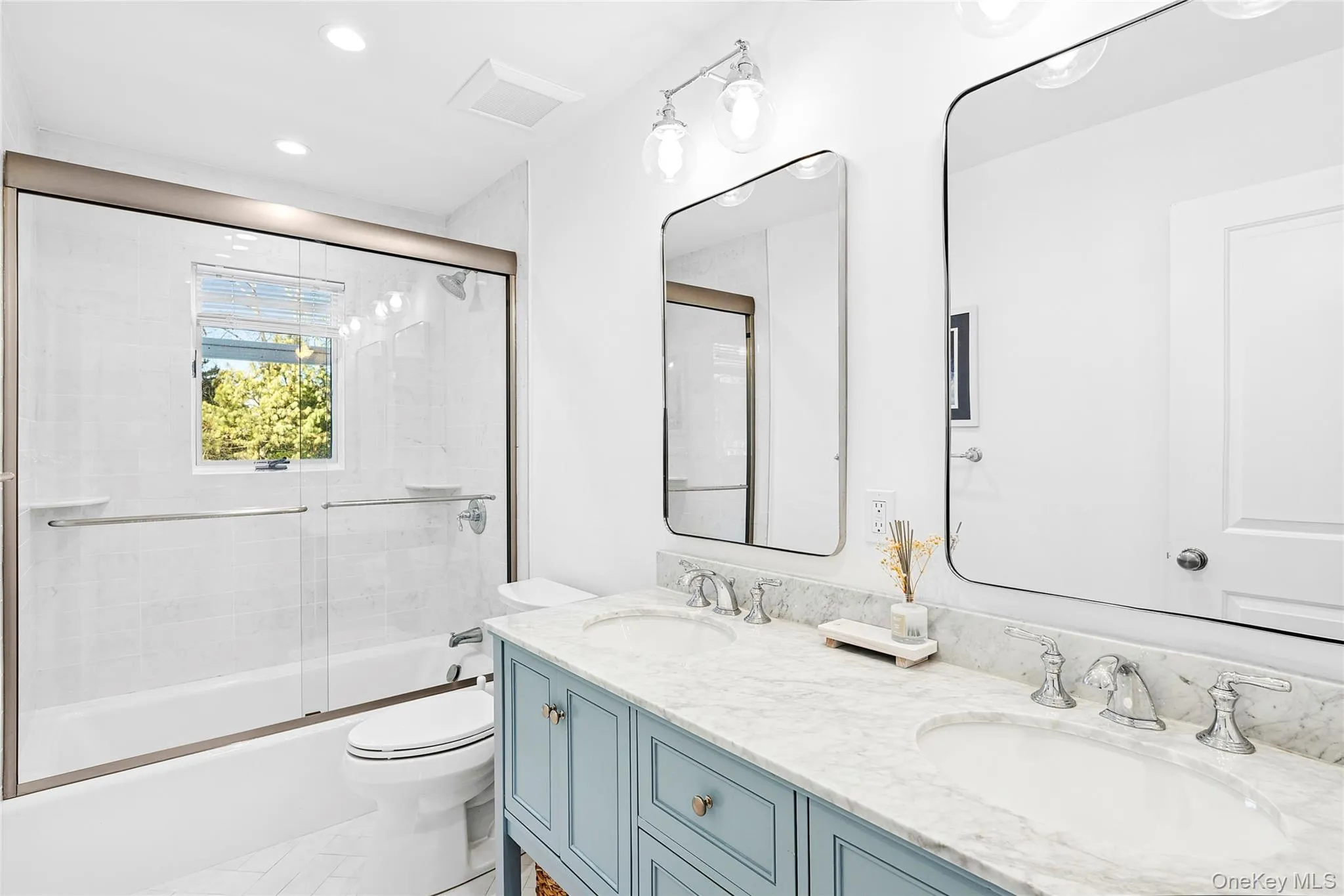 47 Bridle Path, Southampton, NY, 4 Bedrooms Bedrooms, 10 Rooms Rooms,3 BathroomsBathrooms,Residential,For Rent,Bridle,0,948274 47 Bridle Path, Southampton, NY, 4 Bedrooms Bedrooms, 10 Rooms Rooms,3 BathroomsBathrooms,Residential,For Rent,Bridle,0,948274