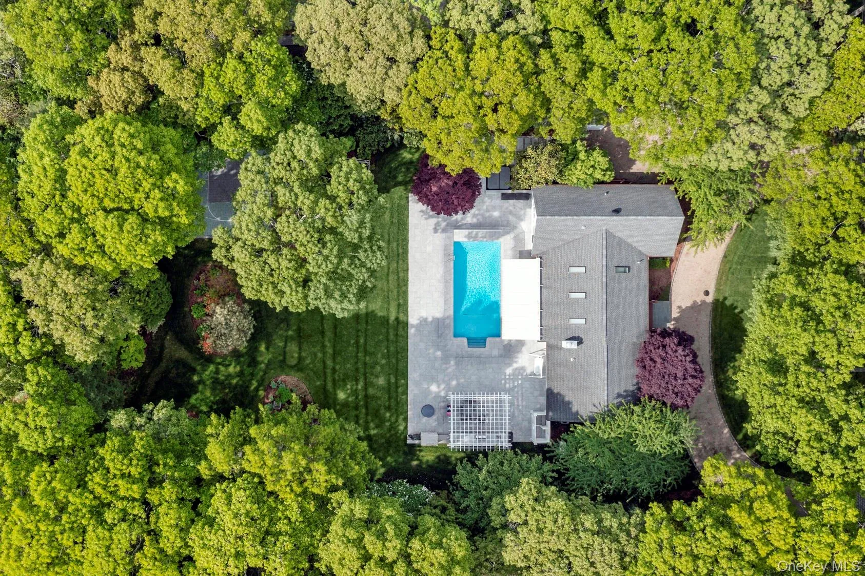 47 Bridle Path, Southampton, NY, 4 Bedrooms Bedrooms, 10 Rooms Rooms,3 BathroomsBathrooms,Residential,For Rent,Bridle,0,948274 47 Bridle Path, Southampton, NY, 4 Bedrooms Bedrooms, 10 Rooms Rooms,3 BathroomsBathrooms,Residential,For Rent,Bridle,0,948274