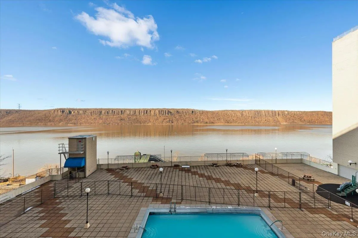 1085 Warburton Ave, Yonkers, NY, 2 Bedrooms Bedrooms, 4 Rooms Rooms,1 BathroomBathrooms,Residential Lease,Idx,Warburton Ave,0,948319 1085 Warburton Ave, Yonkers, NY, 2 Bedrooms Bedrooms, 4 Rooms Rooms,1 BathroomBathrooms,Residential Lease,Idx,Warburton Ave,0,948319