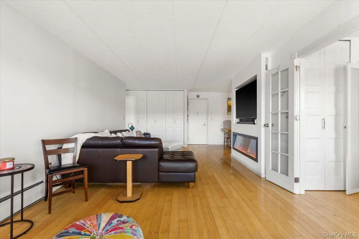 1085 Warburton Ave, Yonkers, NY, 2 Bedrooms Bedrooms, 4 Rooms Rooms,1 BathroomBathrooms,Residential Lease,Idx,Warburton Ave,0,948319 1085 Warburton Ave, Yonkers, NY, 2 Bedrooms Bedrooms, 4 Rooms Rooms,1 BathroomBathrooms,Residential Lease,Idx,Warburton Ave,0,948319