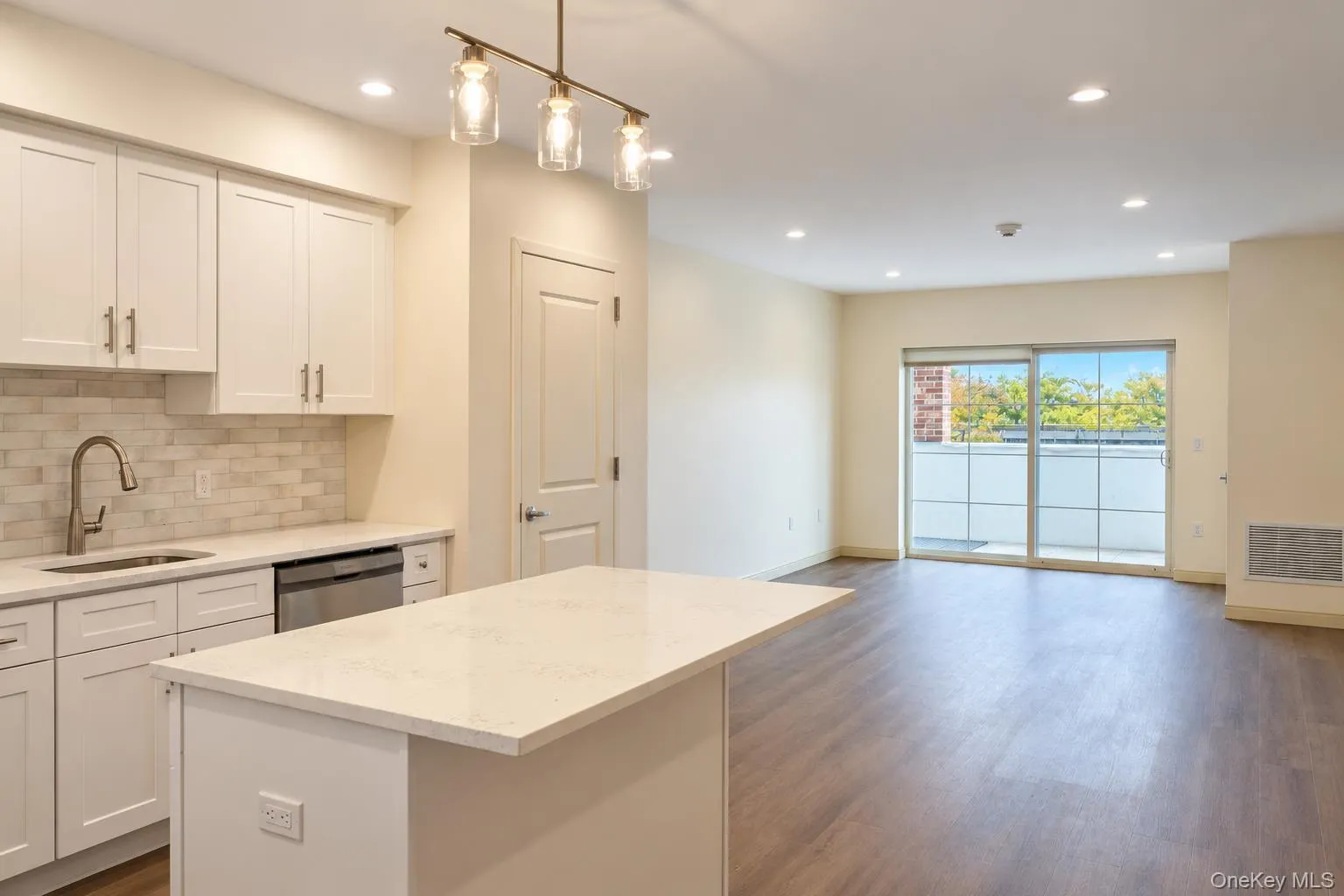 155 First, North Hempstead, NY, 1 Bedroom Bedrooms, 1 Room Rooms,1 BathroomBathrooms,Residential Lease,For Rent,First,0,948413 155 First, North Hempstead, NY, 1 Bedroom Bedrooms, 1 Room Rooms,1 BathroomBathrooms,Residential Lease,For Rent,First,0,948413