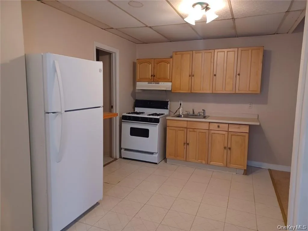 50 Lenox Avenue, Clarkstown, NY, 1 Bedroom Bedrooms, 4 Rooms Rooms,1 BathroomBathrooms,Residential Lease,Idx,Lenox,0,948468 50 Lenox Avenue, Clarkstown, NY, 1 Bedroom Bedrooms, 4 Rooms Rooms,1 BathroomBathrooms,Residential Lease,Idx,Lenox,0,948468