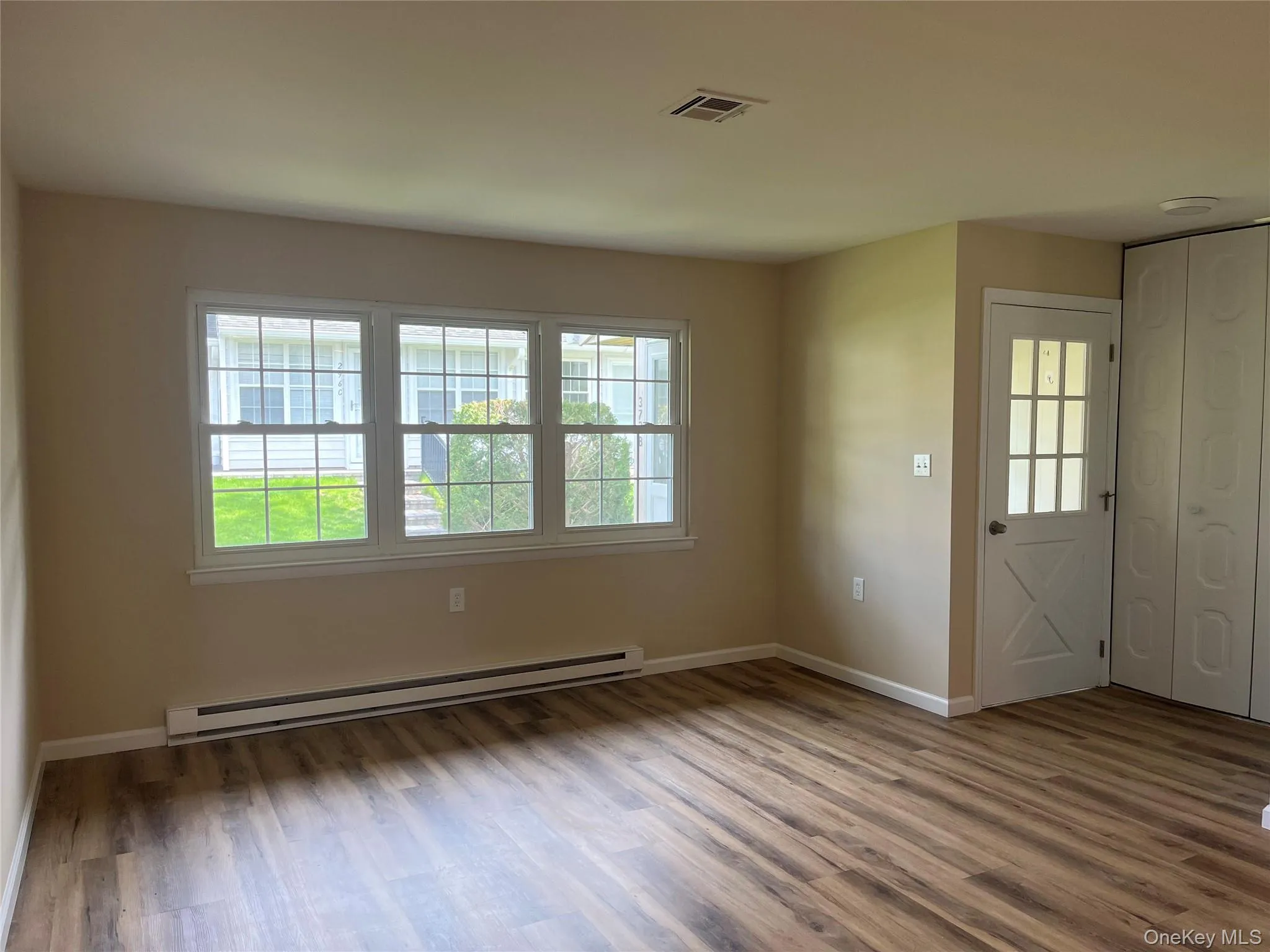 Lots of Light and new floors Lots of Light and new floors