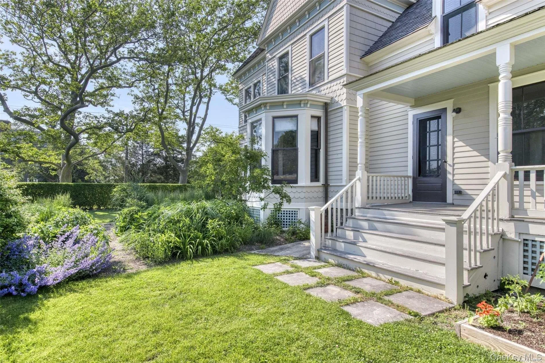 side entrance side entrance