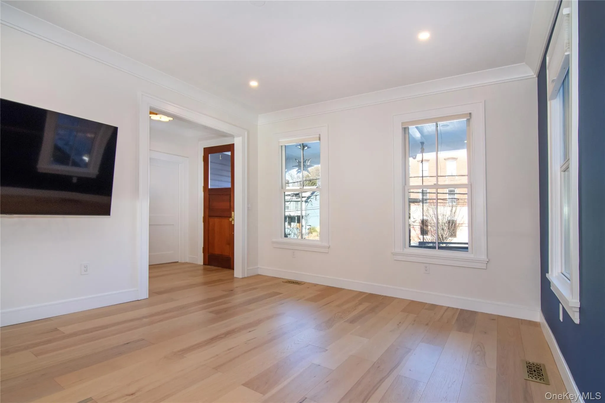 Here the living room highlights the generous proportions Here the living room highlights the generous proportions