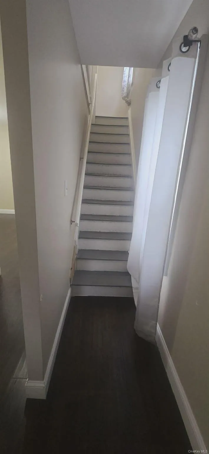 Stairs with baseboards Stairs with baseboards