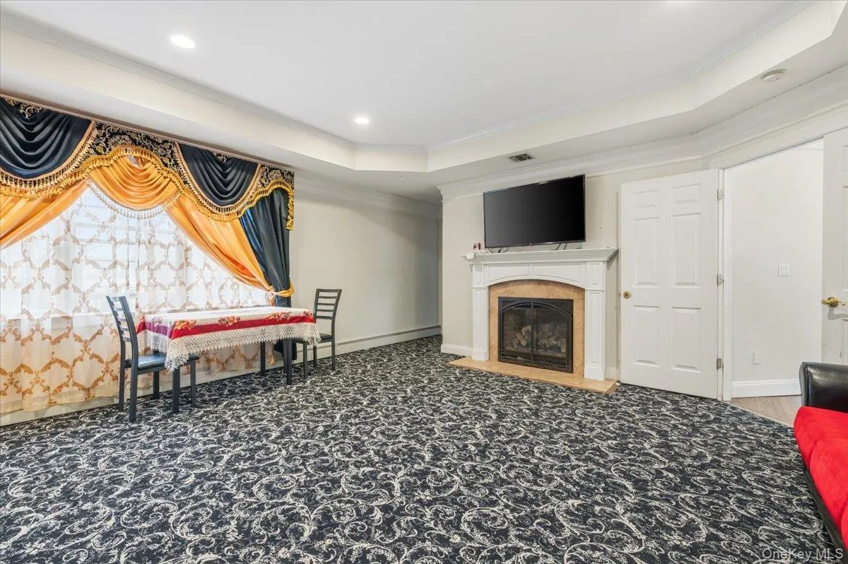 21 Astor Avenue, Smithtown, NY, 6 Bedrooms Bedrooms, 12 Rooms Rooms,3 BathroomsBathrooms,Residential,For Rent,Astor,0,948811 21 Astor Avenue, Smithtown, NY, 6 Bedrooms Bedrooms, 12 Rooms Rooms,3 BathroomsBathrooms,Residential,For Rent,Astor,0,948811